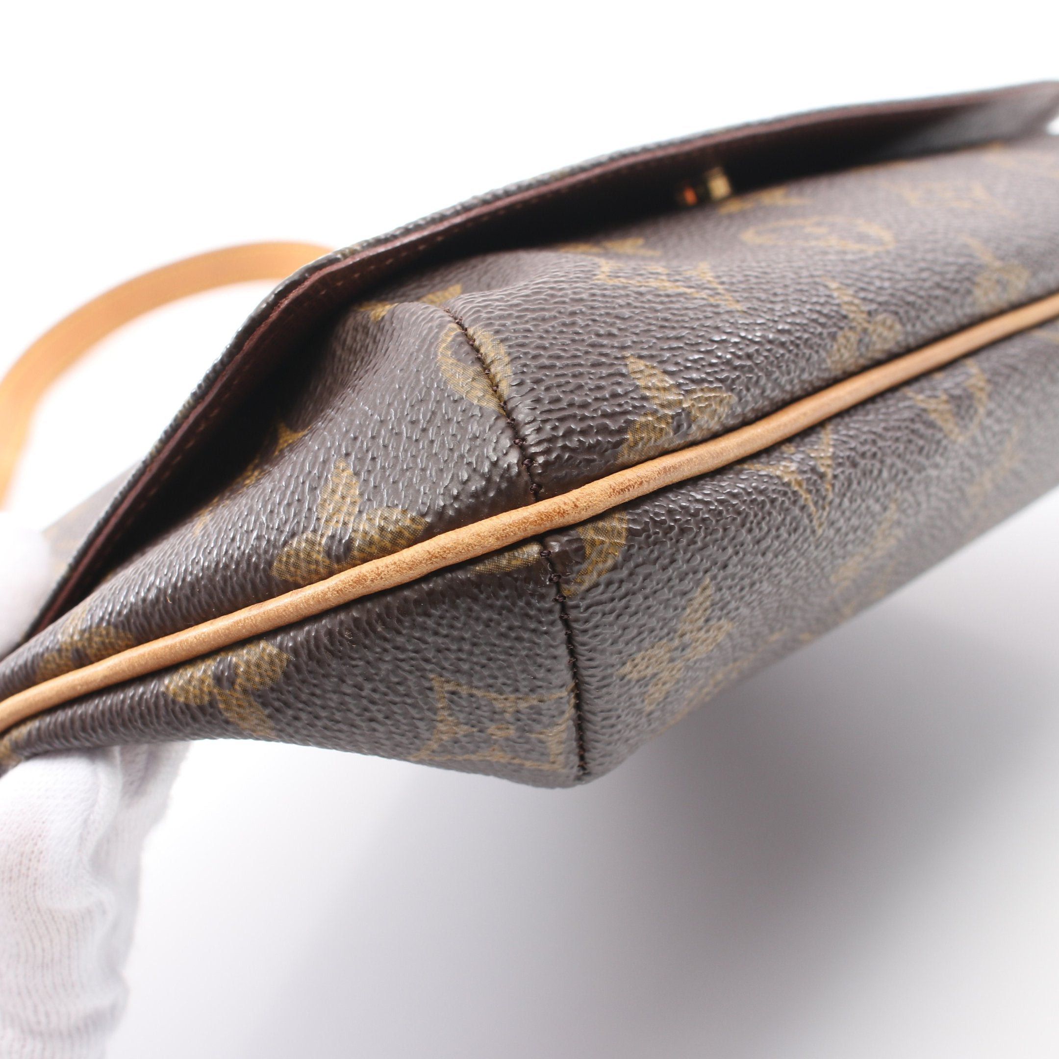 Louis Vuitton Louis Vuitton Musette Tango Short Strap Monogram Shoulder Bag Leather Brown Size ONE SIZE - 10 Thumbnail