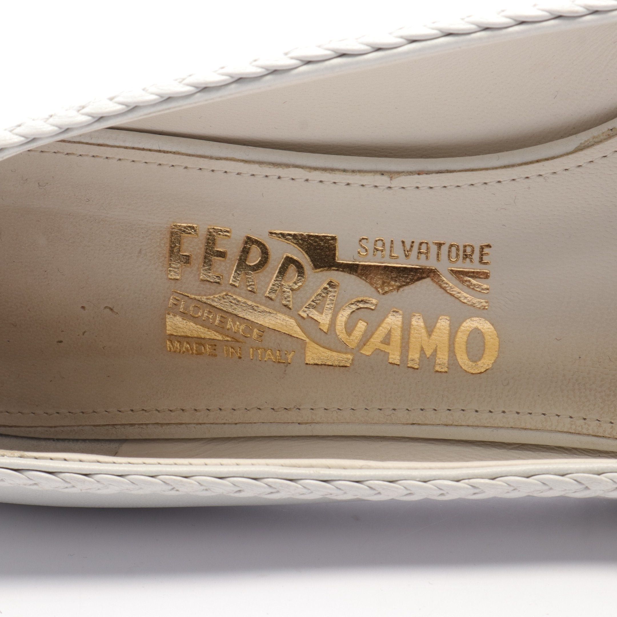 Salvatore Ferragamo Salvatore Ferragamo Vara Ribbon Pumps Leather Off White Size ONE SIZE - 5 Thumbnail