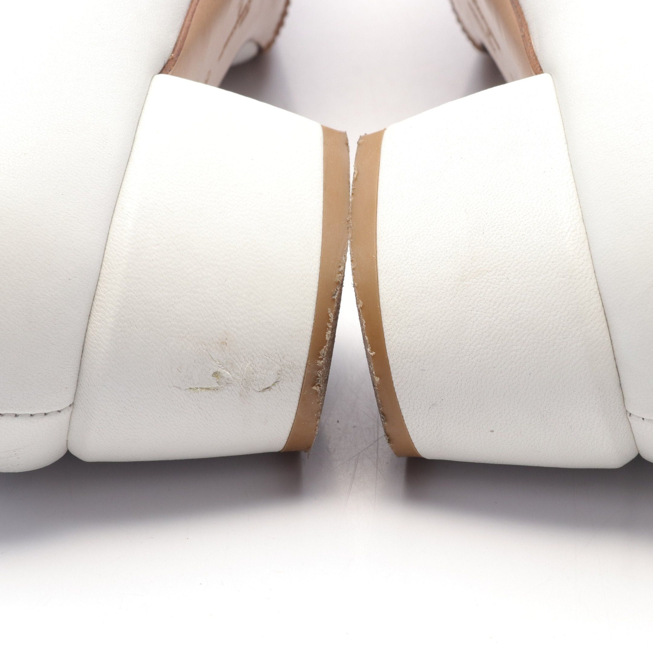 Salvatore Ferragamo Salvatore Ferragamo Vara Ribbon Pumps Leather Off White Size ONE SIZE - 9 Thumbnail
