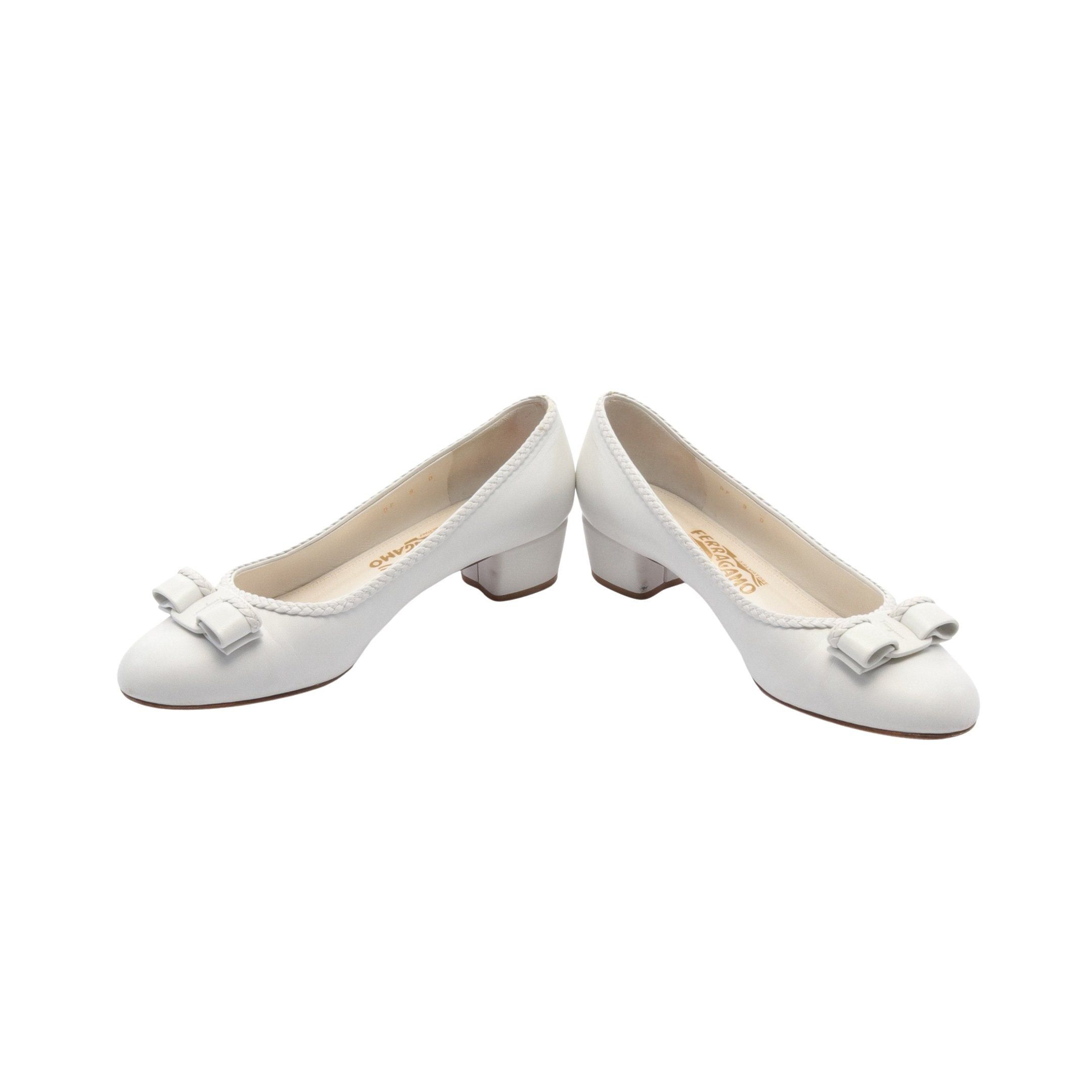 Salvatore Ferragamo Salvatore Ferragamo Vara Ribbon Pumps Leather Off White Size ONE SIZE - 3 Thumbnail