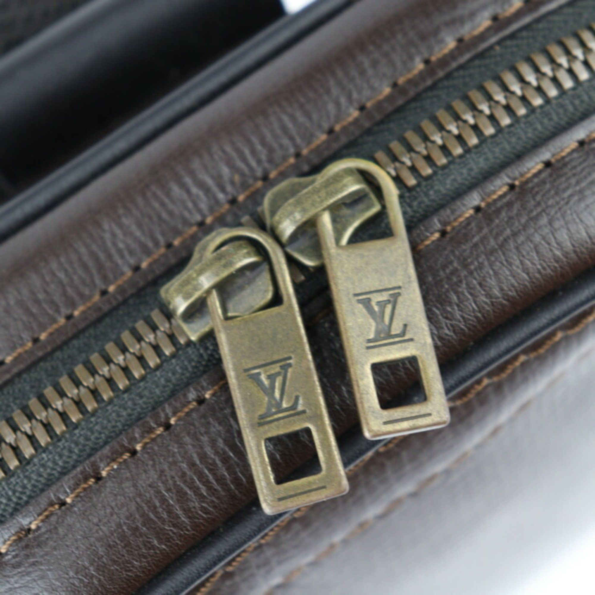 Louis Vuitton Louis Vuitton Utah shoulder Size ONE SIZE - 7 Thumbnail