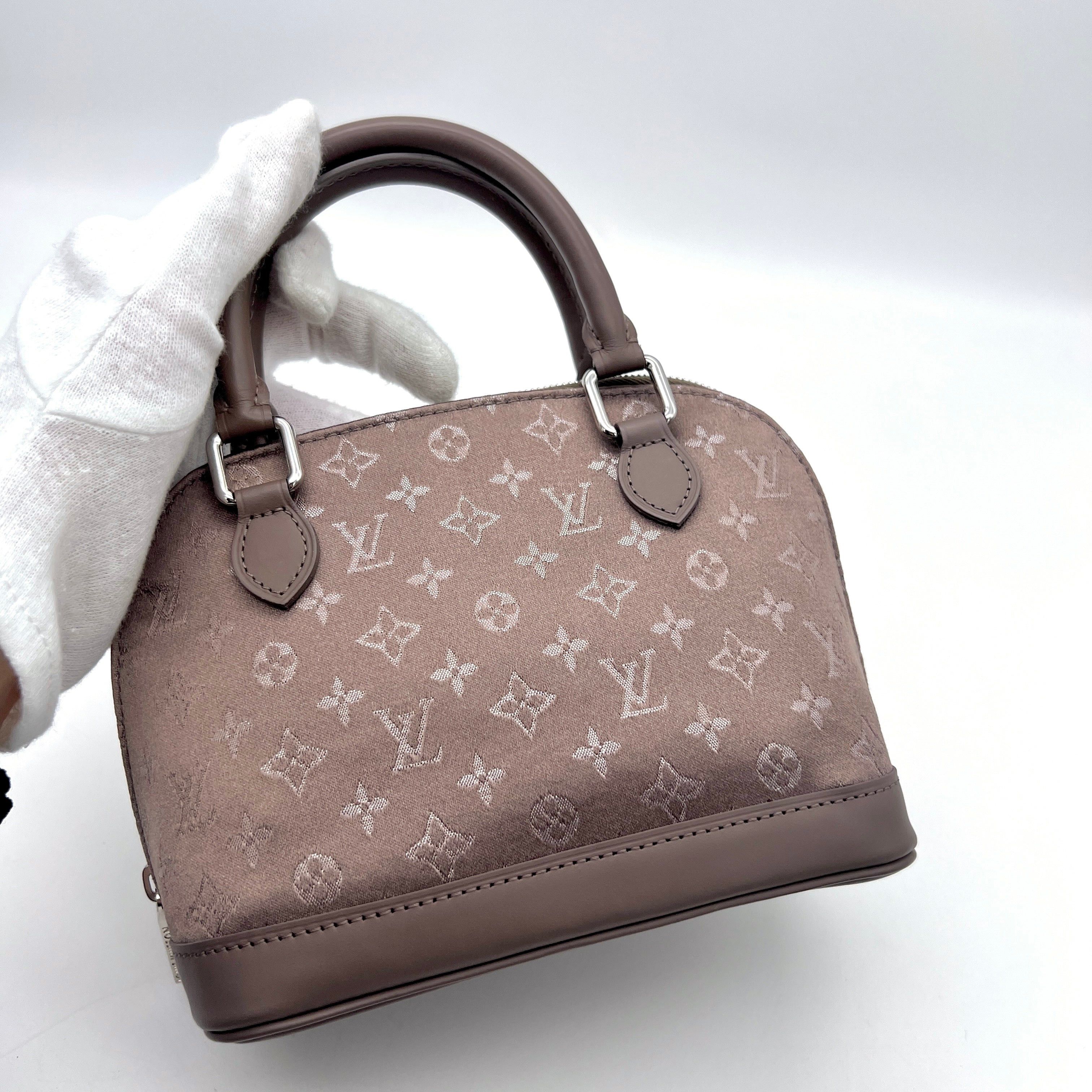Louis Vuitton Louis Vuitton Monogram Satin Little Alma M92147 Size ONE SIZE - 5 Thumbnail