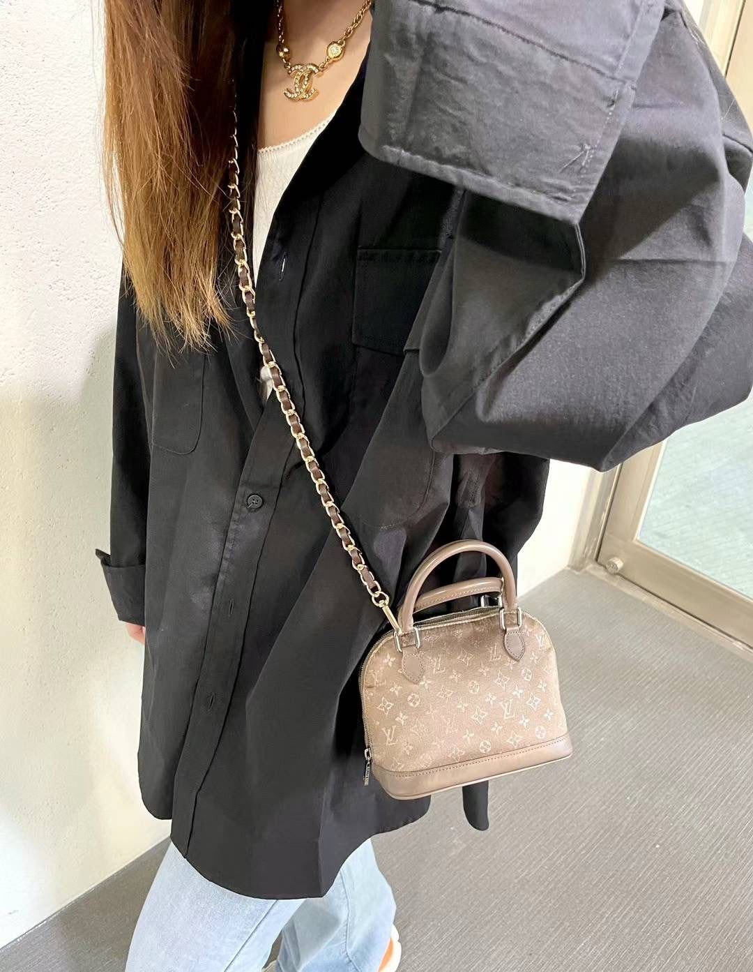 Louis Vuitton Louis Vuitton Monogram Satin Little Alma M92147 Size ONE SIZE - 2 Thumbnail