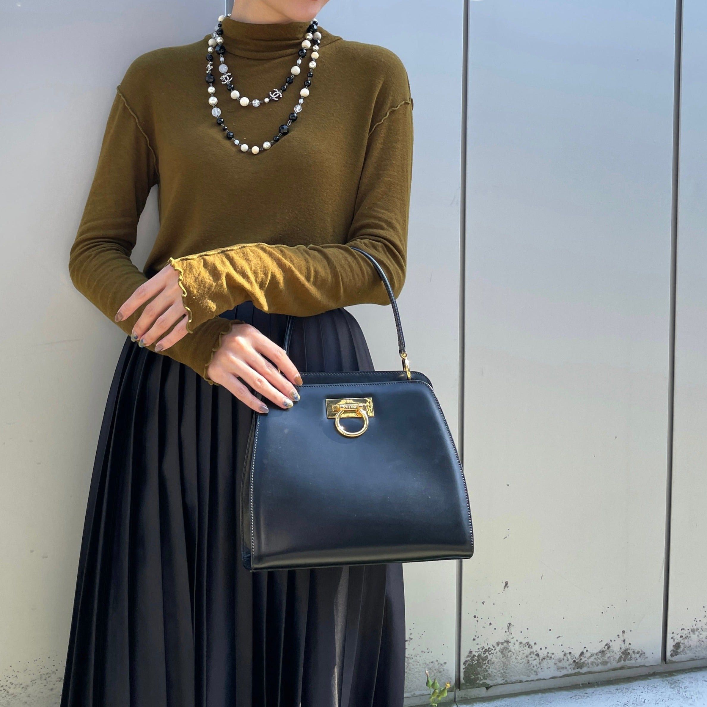 Celine Celine Gancini Handbag Leather Black X Gold Size ONE SIZE - 2 Thumbnail