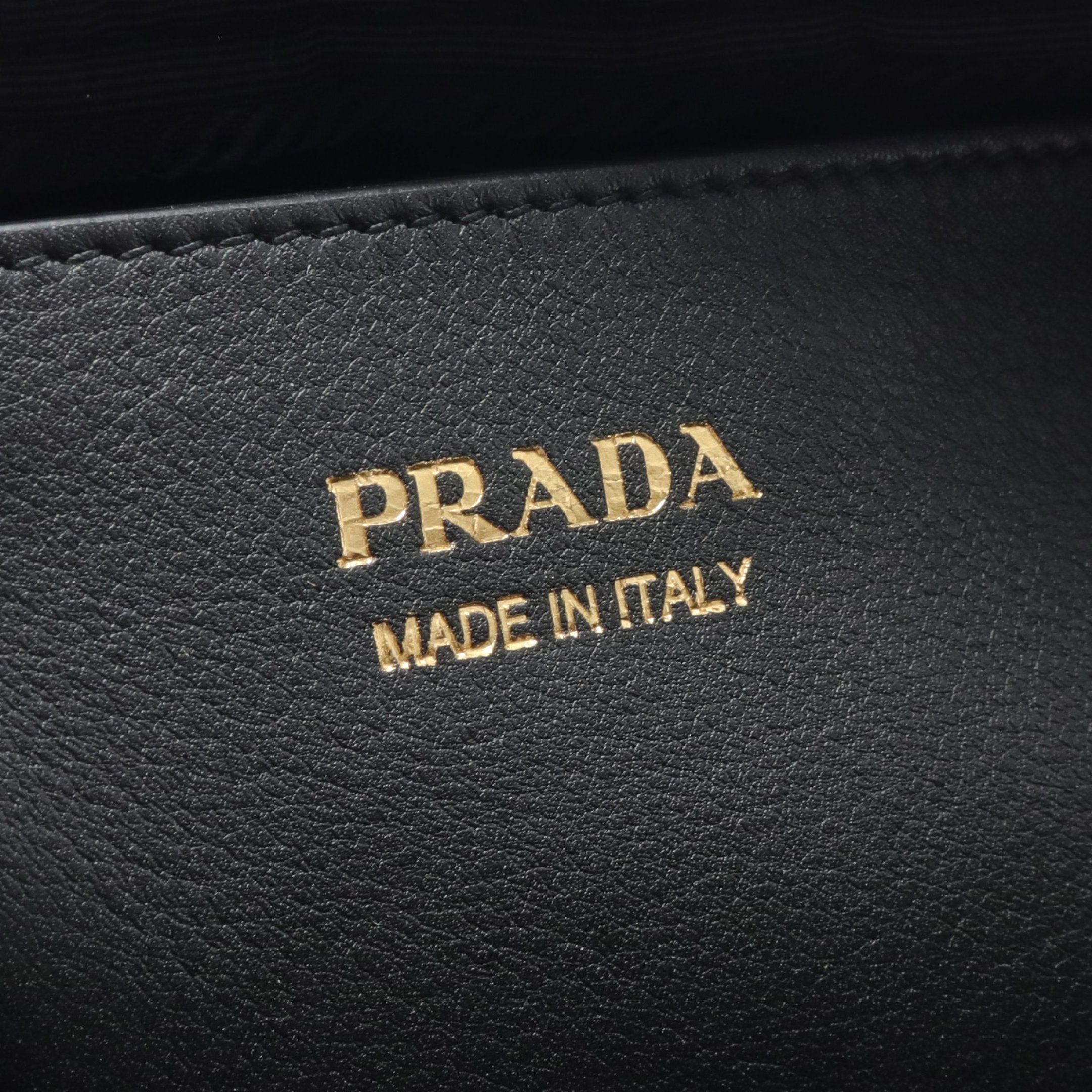 Prada Prada Soft Grain Shoulder Bag Leather Black Size ONE SIZE - 4 Thumbnail