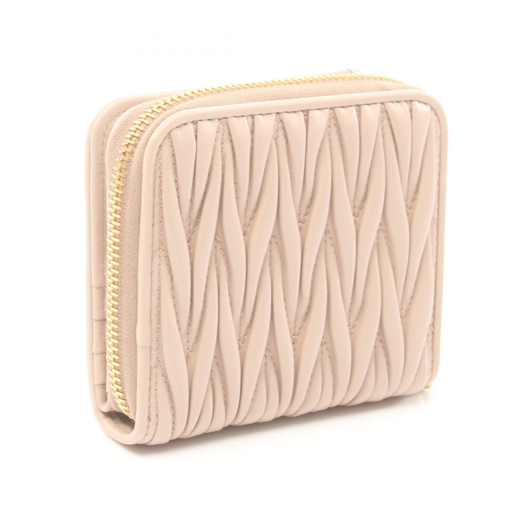 Miu Miu Miu Miu Matelasse Bi-Fold Wallet Leather Pink Size ONE SIZE - 2 Thumbnail