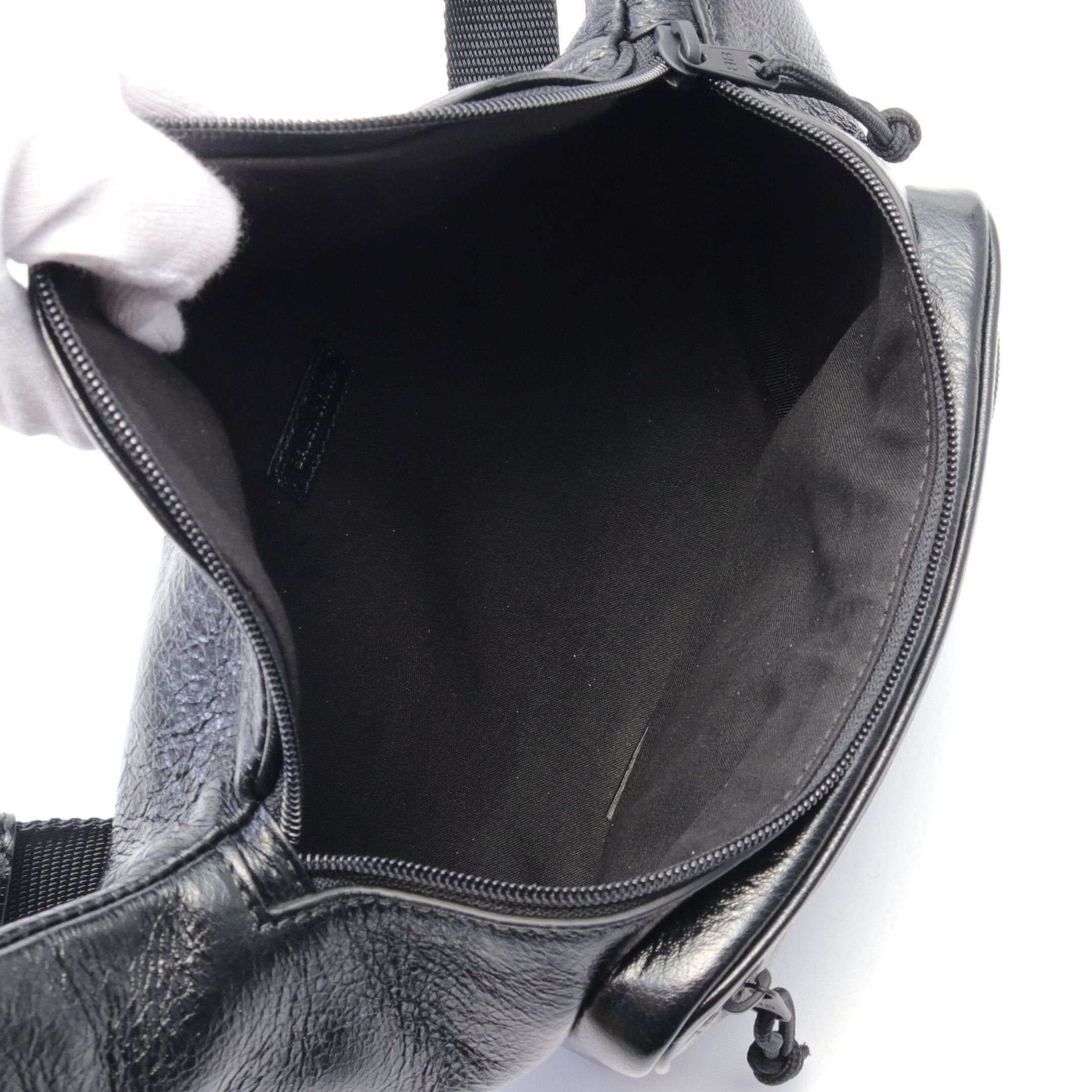 Balenciaga Balenciaga Body Bag Waist Logo Print Leather Black Size ONE SIZE - 3 Thumbnail