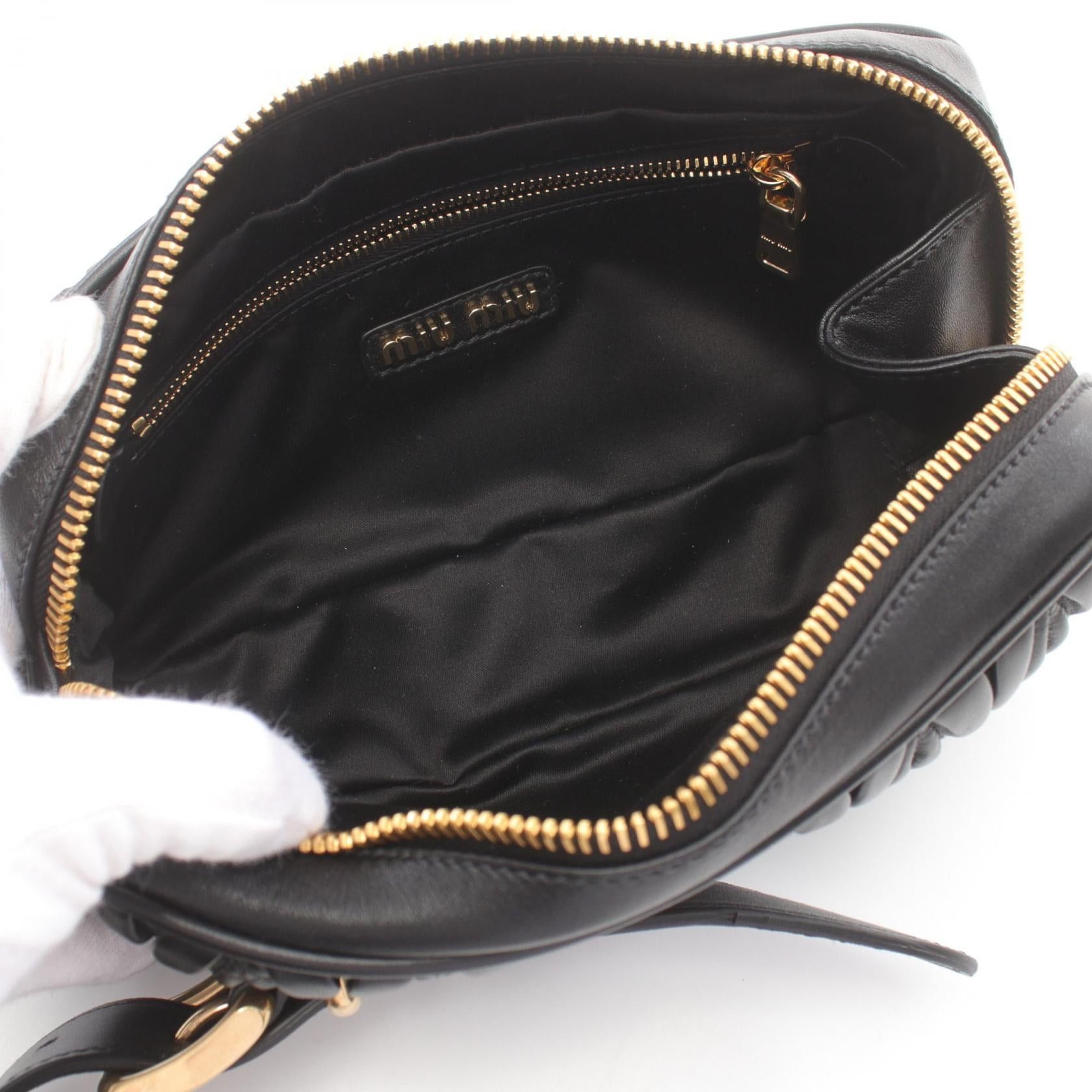 Miu Miu Miu Miu Matelasse Clutch Bag Leather Black Size ONE SIZE - 3 Thumbnail