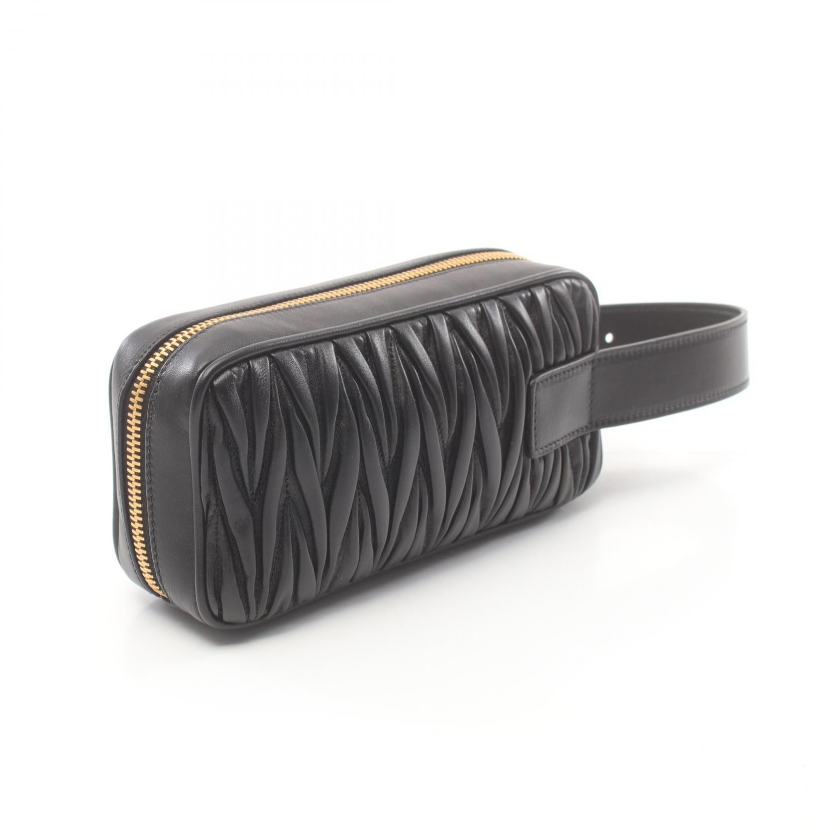 Miu Miu Miu Miu Matelasse Clutch Bag Leather Black Size ONE SIZE - 2 Thumbnail