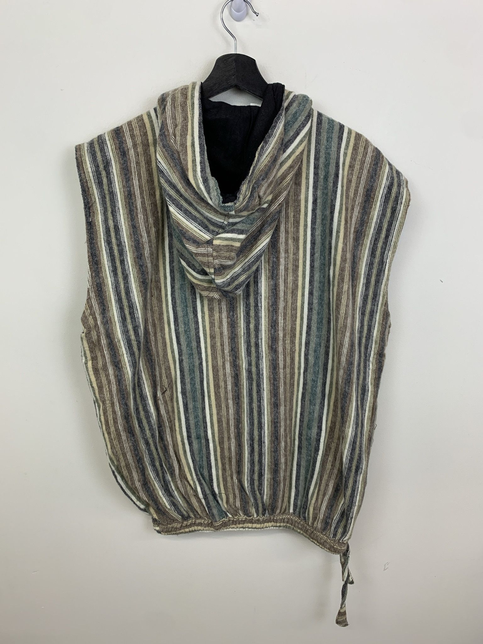 Vintage Vintage Nepalese Striped Anorak Hooded Vest Size L Size US L / EU 52-54 / 3 - 3 Thumbnail
