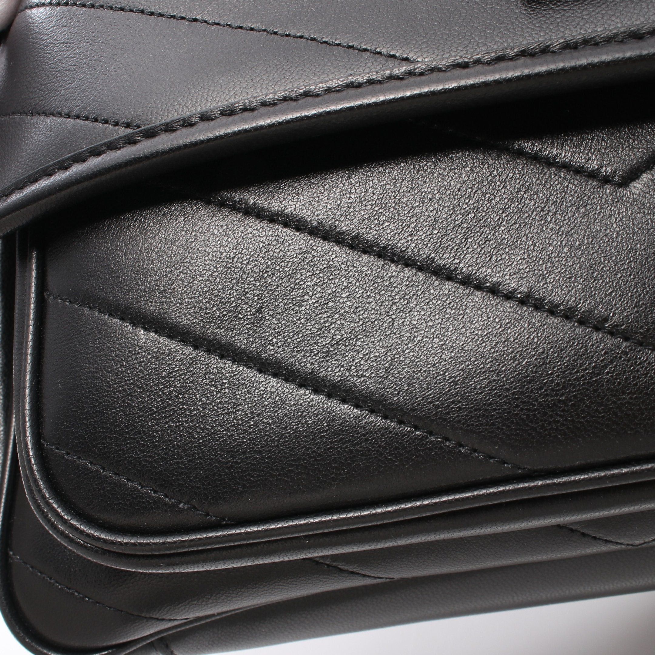 Yves Saint Laurent Yves Saint Laurent Double Chain Shoulder Bag Leather Black Size ONE SIZE - 6 Thumbnail