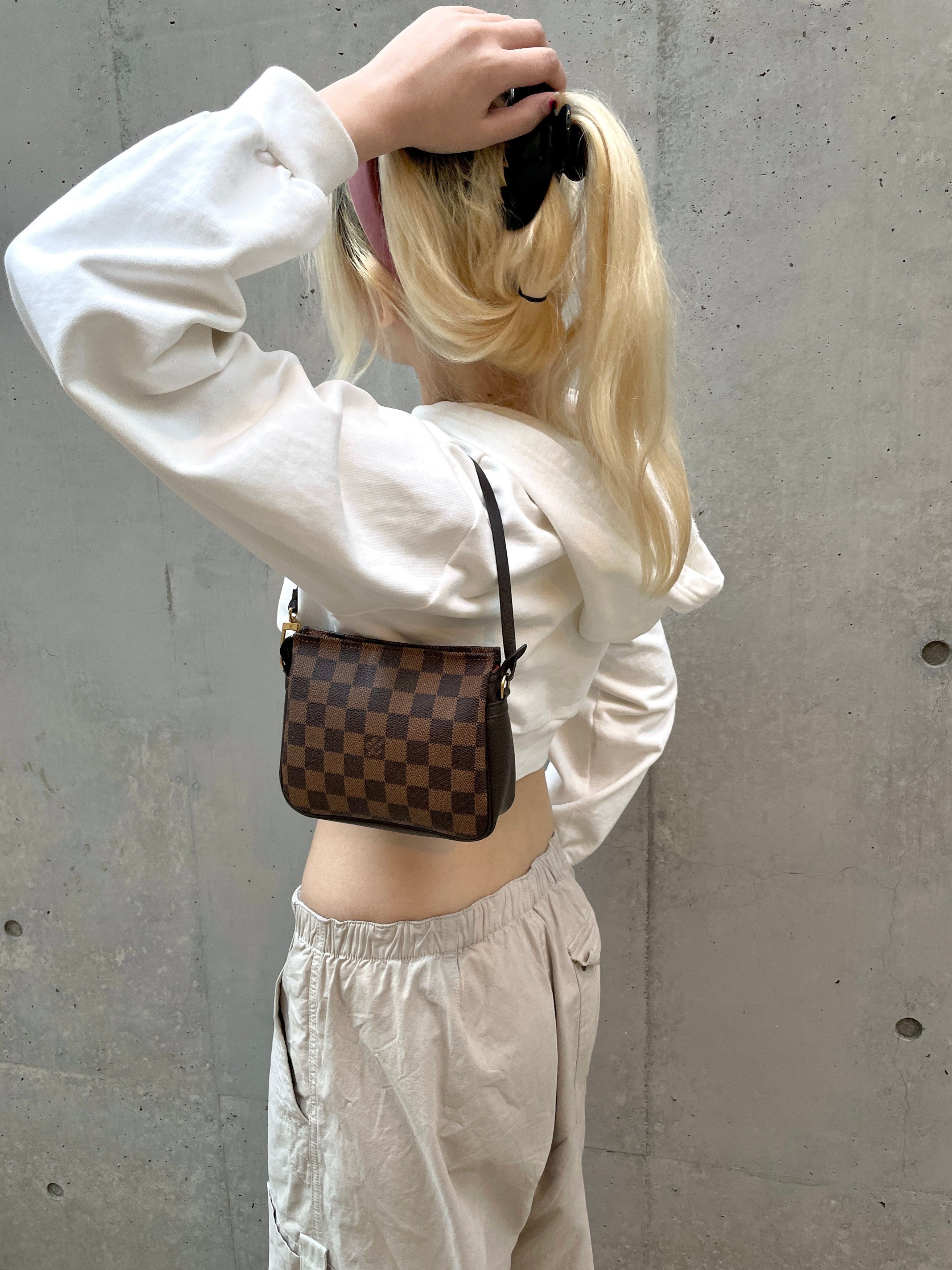 Louis Vuitton Louis Vuitton Damier Trues Makeup Handbag N51982 Size ONE SIZE - 3 Thumbnail