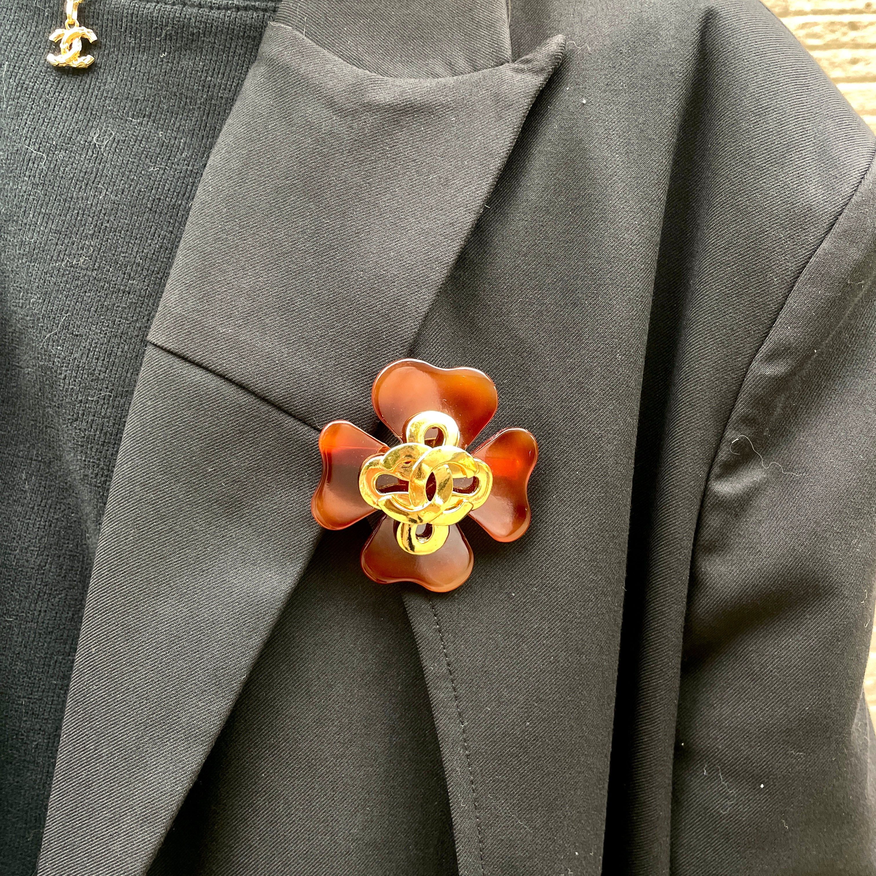 Chanel Chanel Tortoiseshell Four-Leaf Coco Mark Brooch 95P Size ONE SIZE - 2 Thumbnail