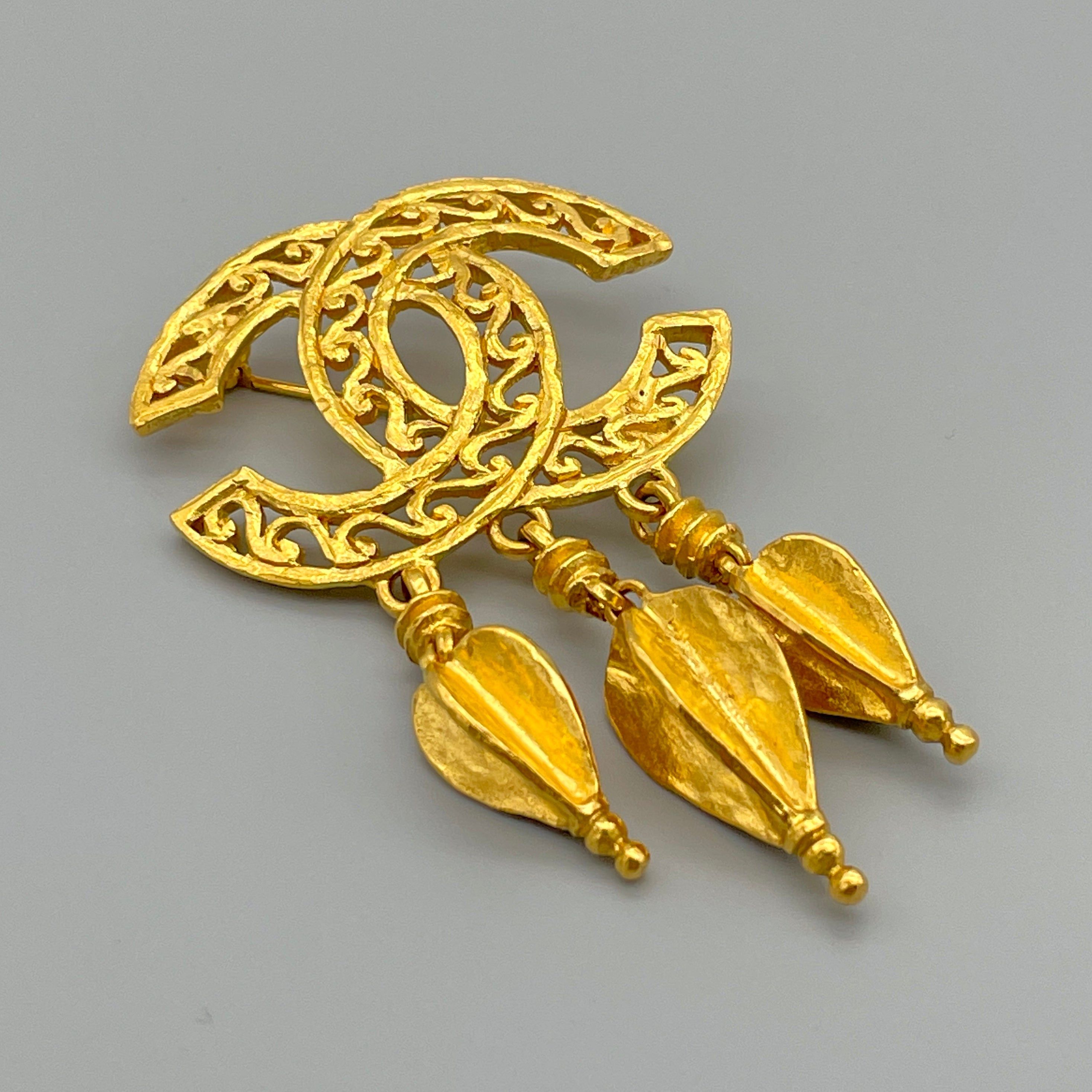 Chanel Coco Mark Arrow Pendant Brooch 95A