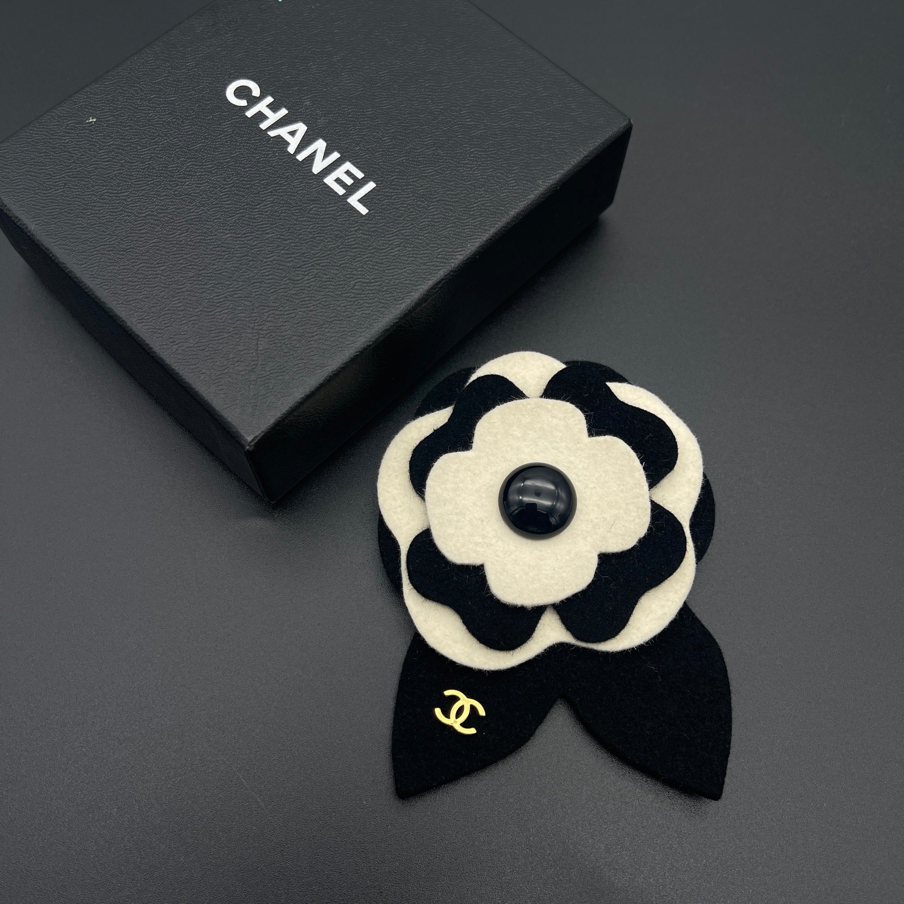 Chanel Chanel Camellia Brooch Corsage 02A Size ONE SIZE - 3 Thumbnail