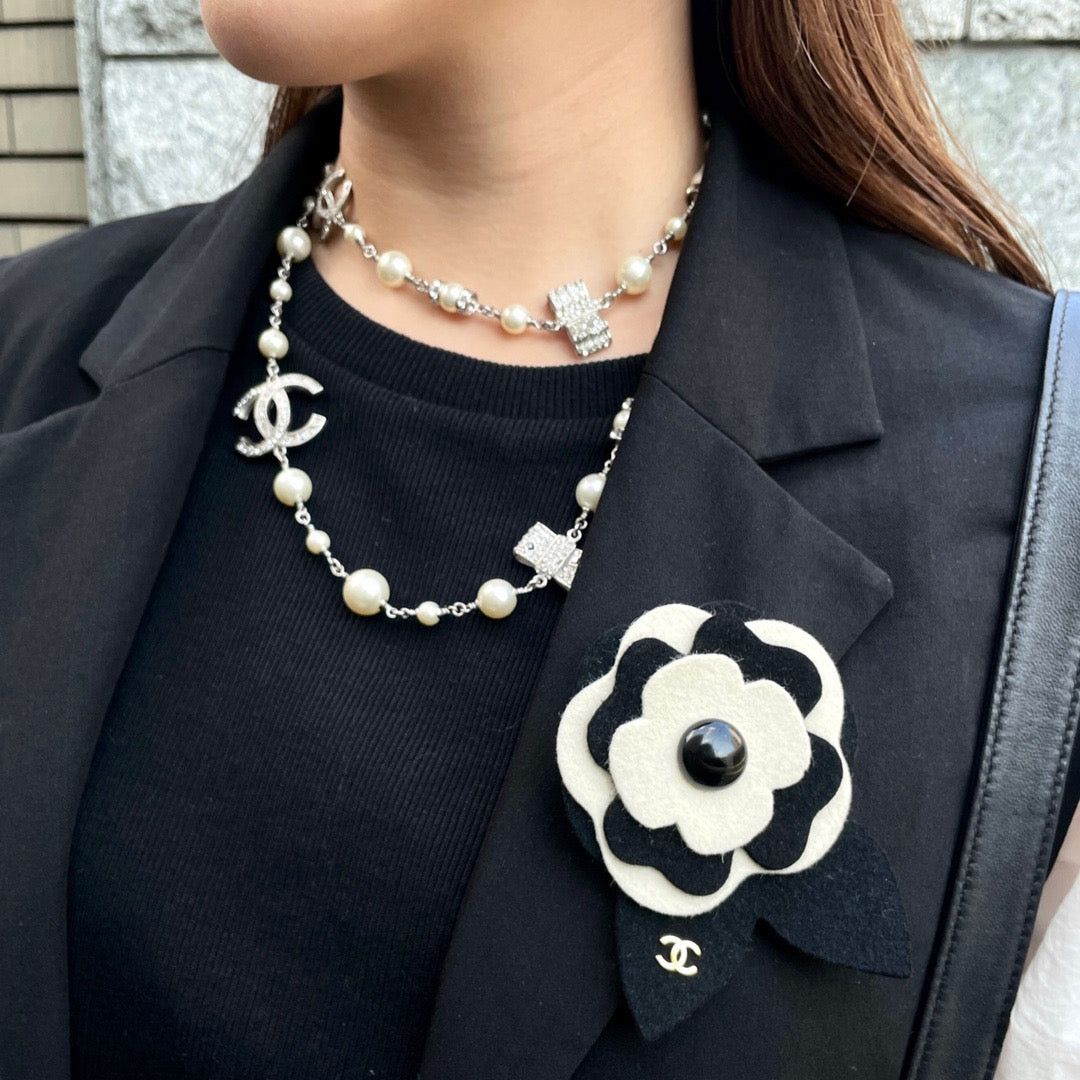 Chanel Chanel Camellia Brooch Corsage 02A Size ONE SIZE - 2 Thumbnail