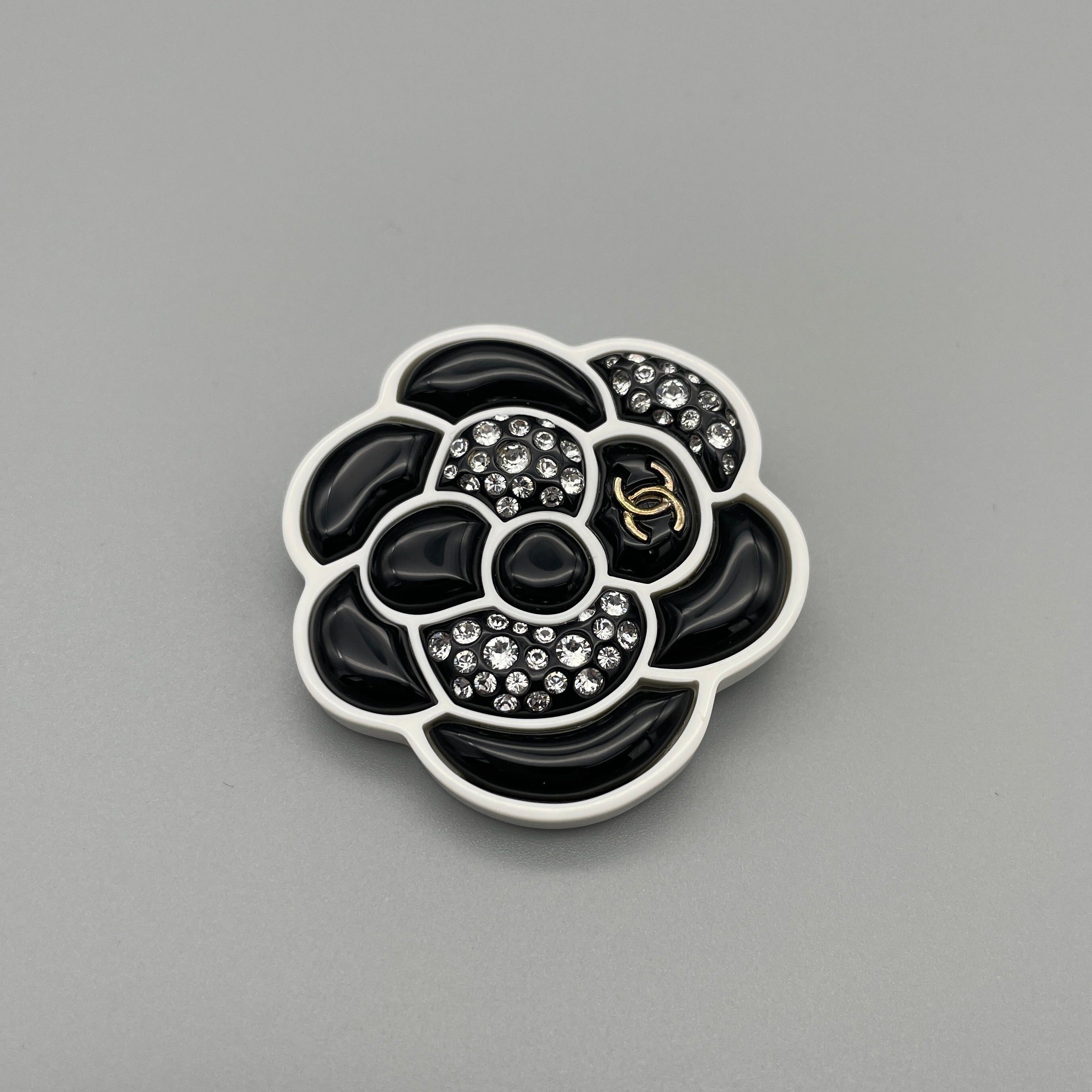 Chanel Chanel Camellia Coco Mark Rhinestone Brooch D19B Size ONE SIZE - 3 Thumbnail