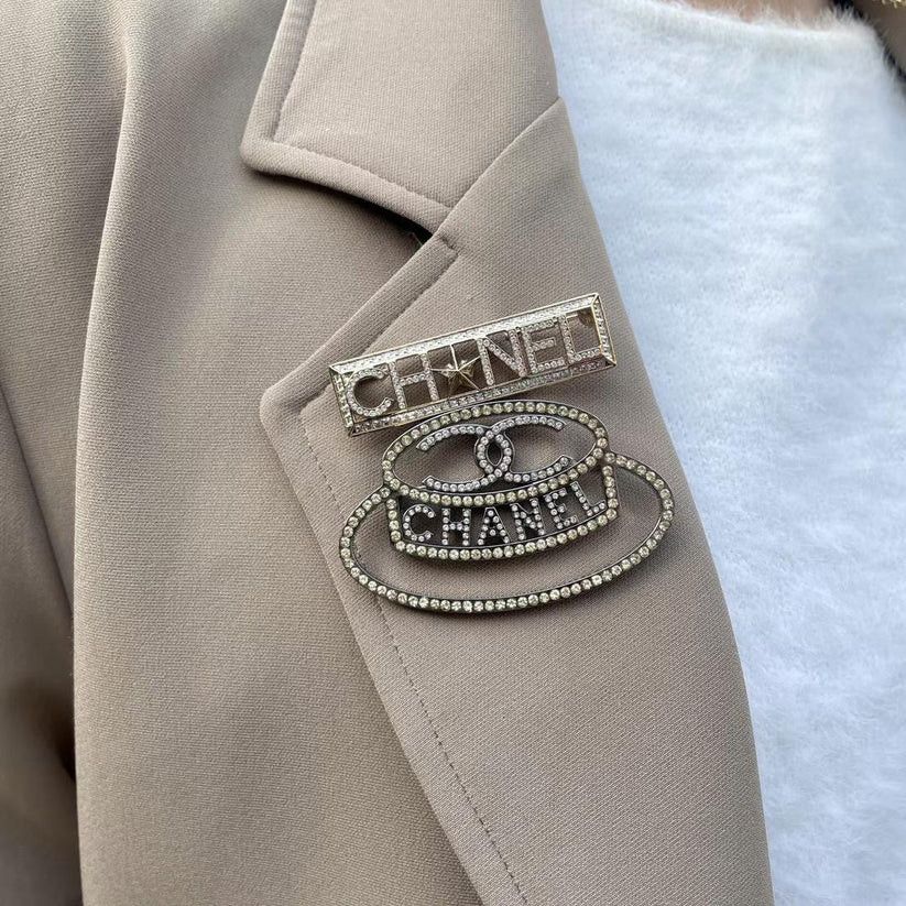 Chanel Chanel Cocomark Logo Rhinestone Hat Brooch Size ONE SIZE - 2 Thumbnail