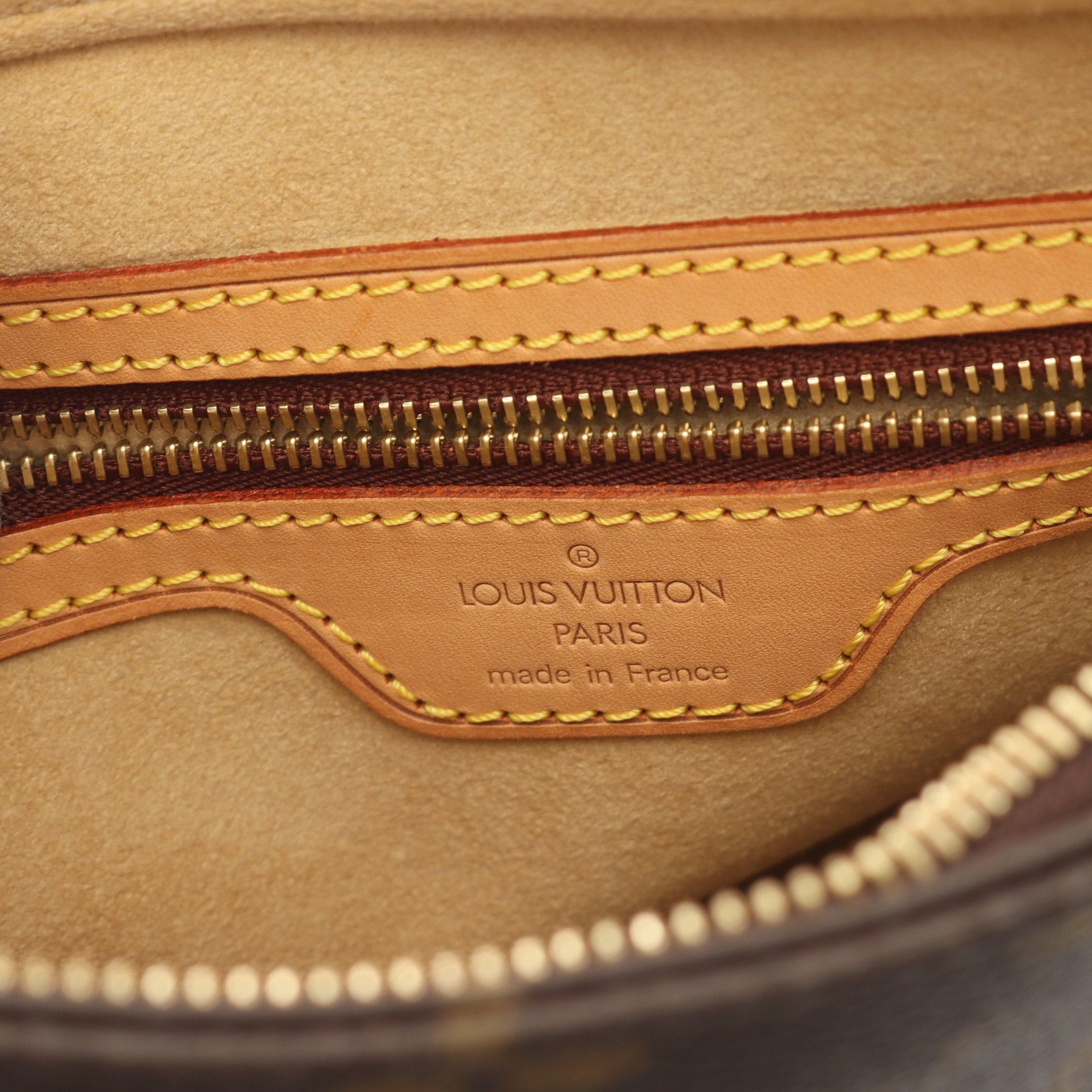 Louis Vuitton Louis Vuitton Looping Mm Monogram Shoulder Bag Leather Brown Size ONE SIZE - 4 Thumbnail