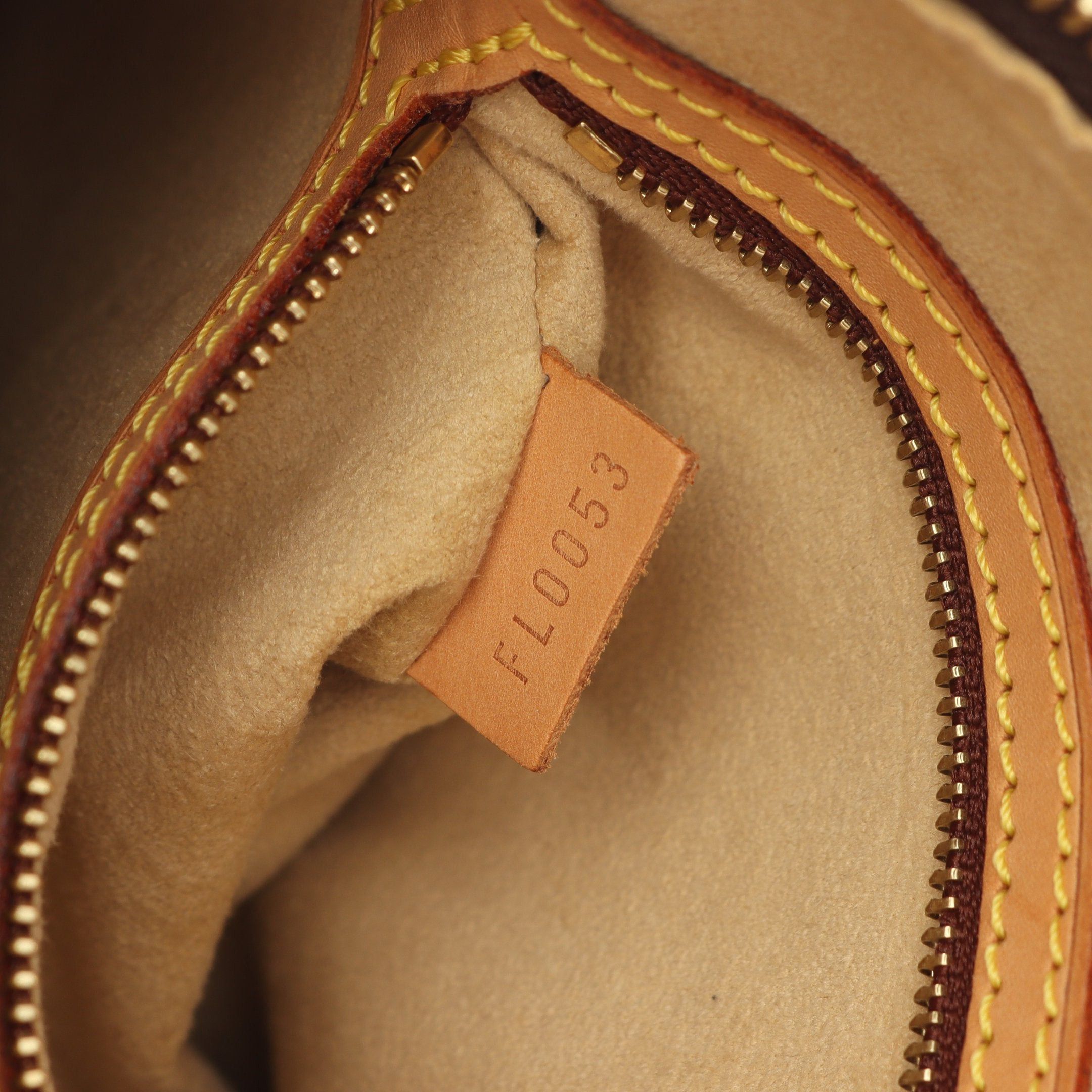 Louis Vuitton Louis Vuitton Looping Mm Monogram Shoulder Bag Leather Brown Size ONE SIZE - 5 Thumbnail