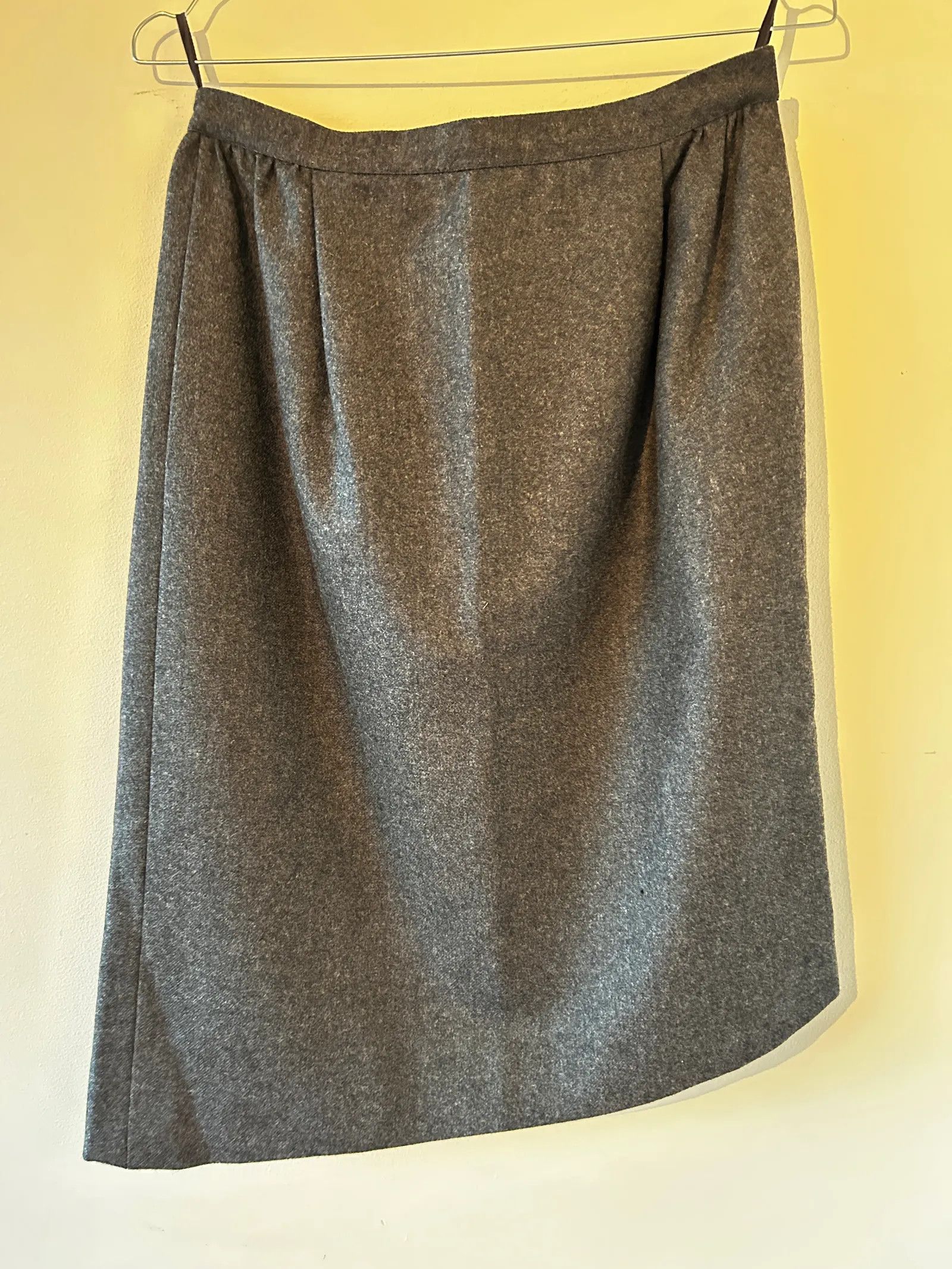 Valentino Valentino Skirt Size 25" / US 0 / IT 36 - 2 Thumbnail