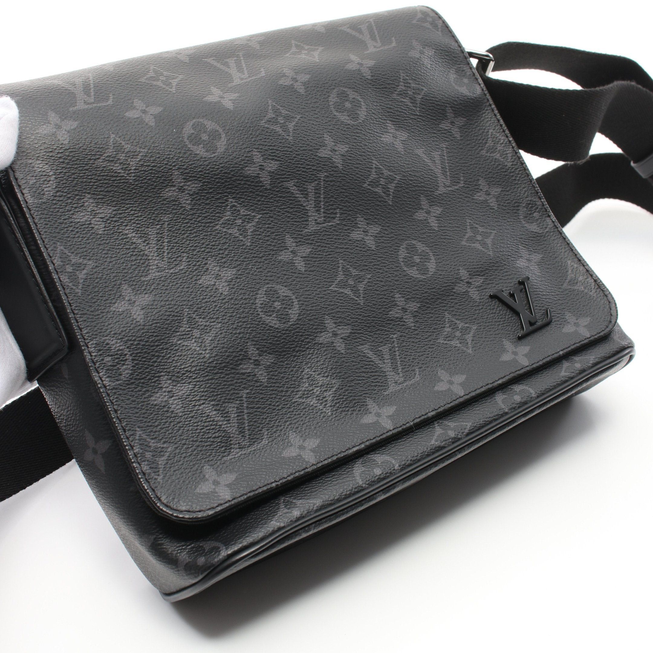 Louis Vuitton Louis Vuitton District Pm Nm Monogram Eclipse Shoulder Bag Leather Black Size ONE SIZE - 7 Thumbnail