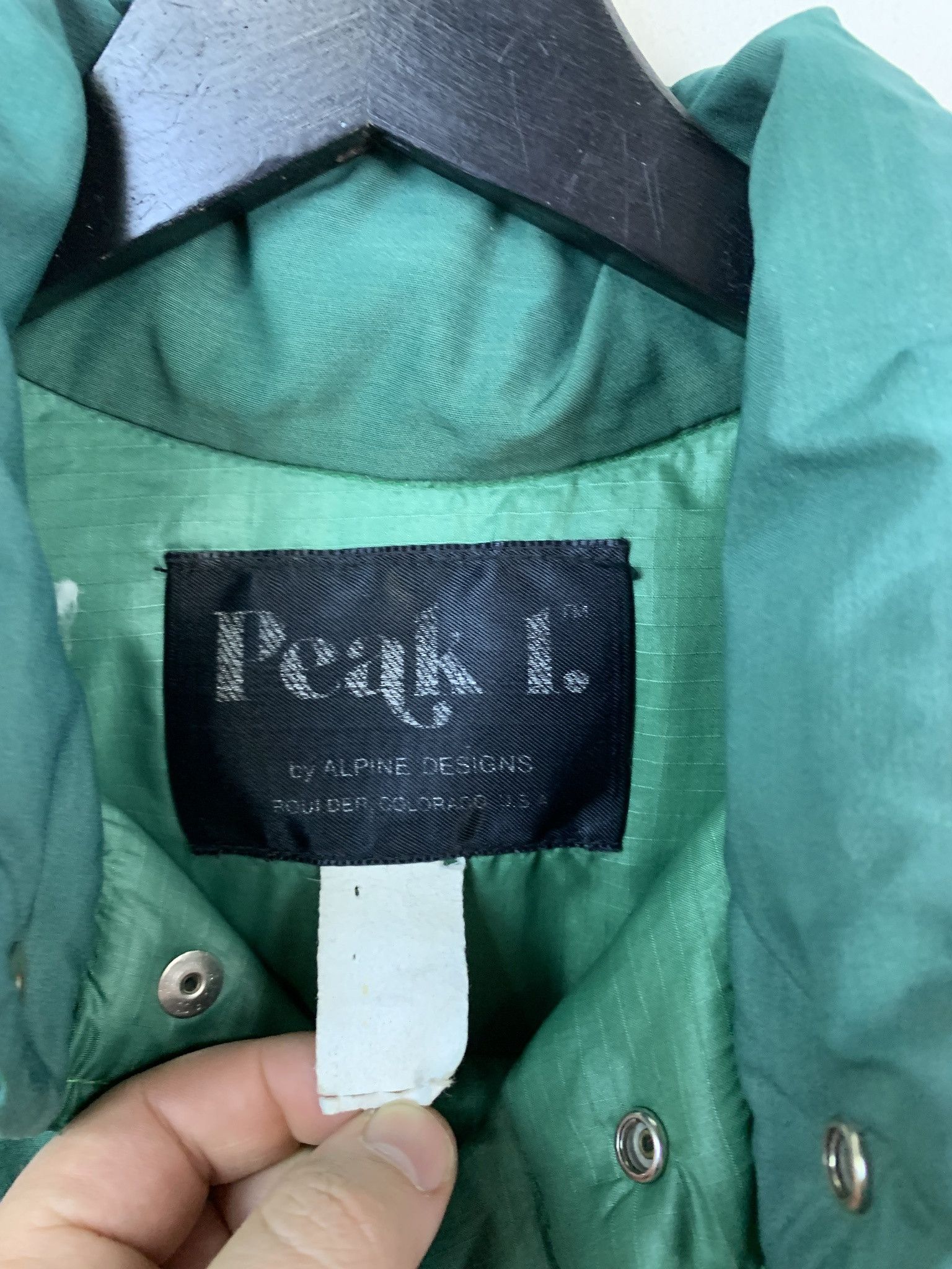 Vintage Vintage Vest 1990s Peak 1 Green Puffer Snap Vest Size M Size US M / EU 48-50 / 2 - 3 Thumbnail