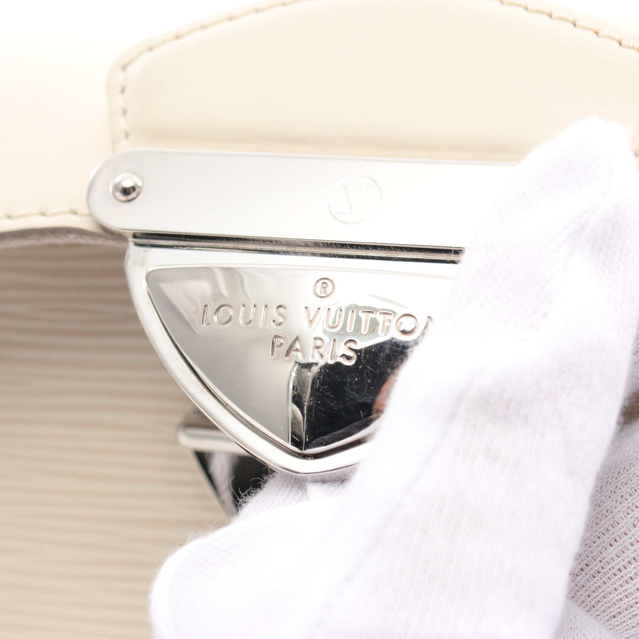 Louis Vuitton Louis Vuitton Pochette Montaigne Epi Yvoire Shoulder Bag Leather White Size ONE SIZE - 8 Thumbnail