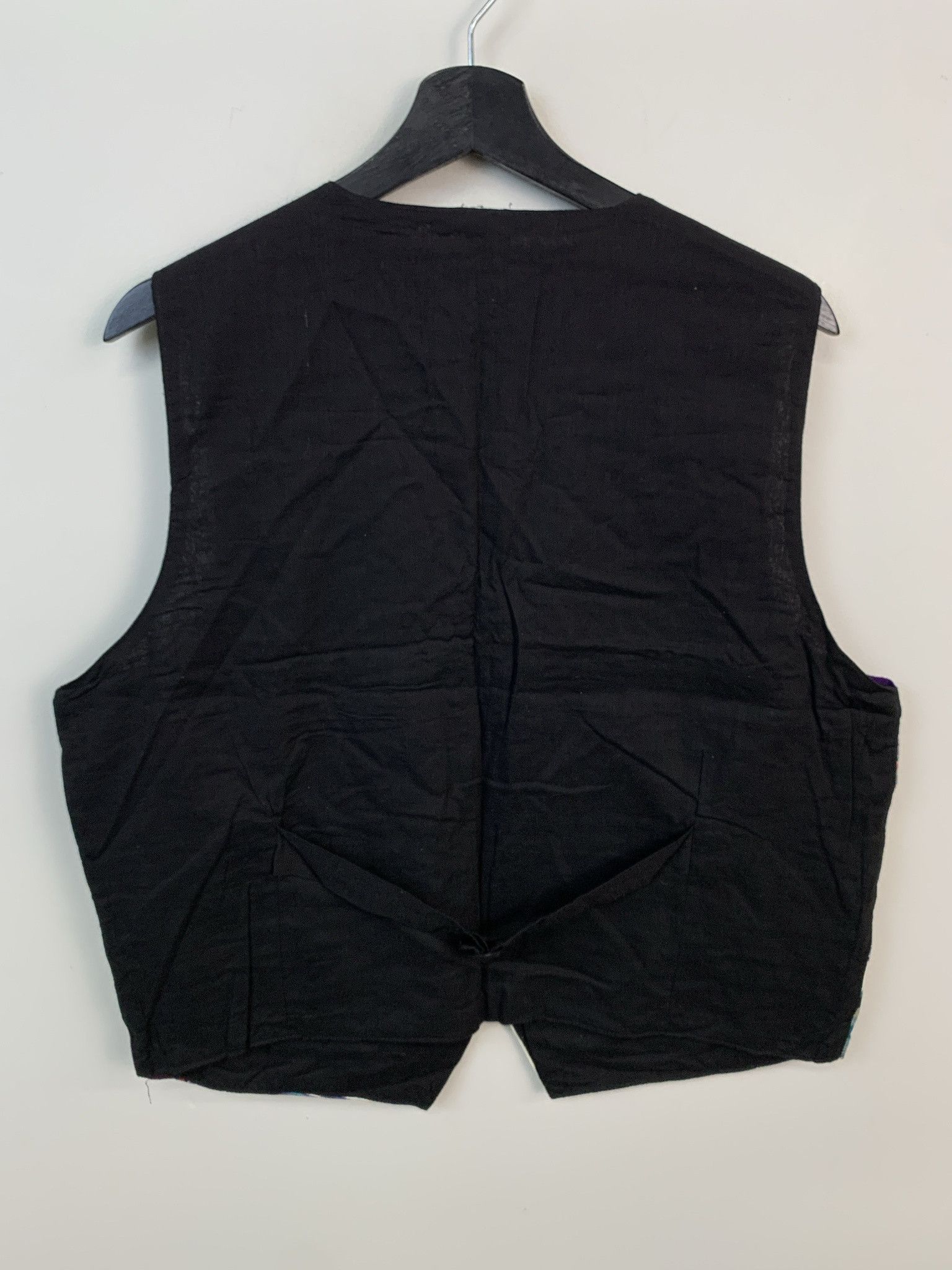 Other Vintage Nepalese Hand Made 1980s Vest Cut and Sew Pattern Size S Size US S / EU 44-46 / 1 - 4 Thumbnail