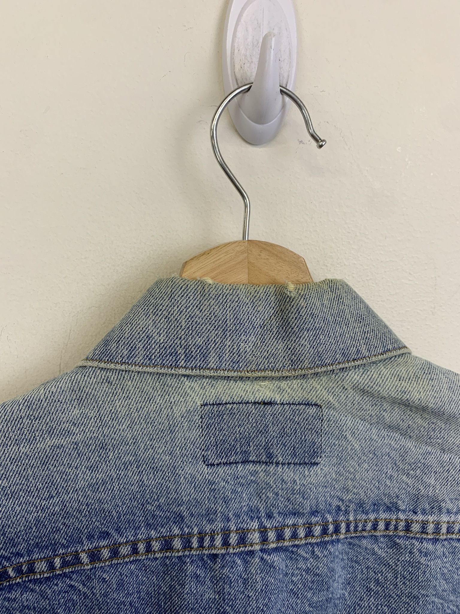Levi's Vintage 1990s Levi's Faded Denim Jacket Size XS Size US XS / EU 42 / 0 - 5 Thumbnail