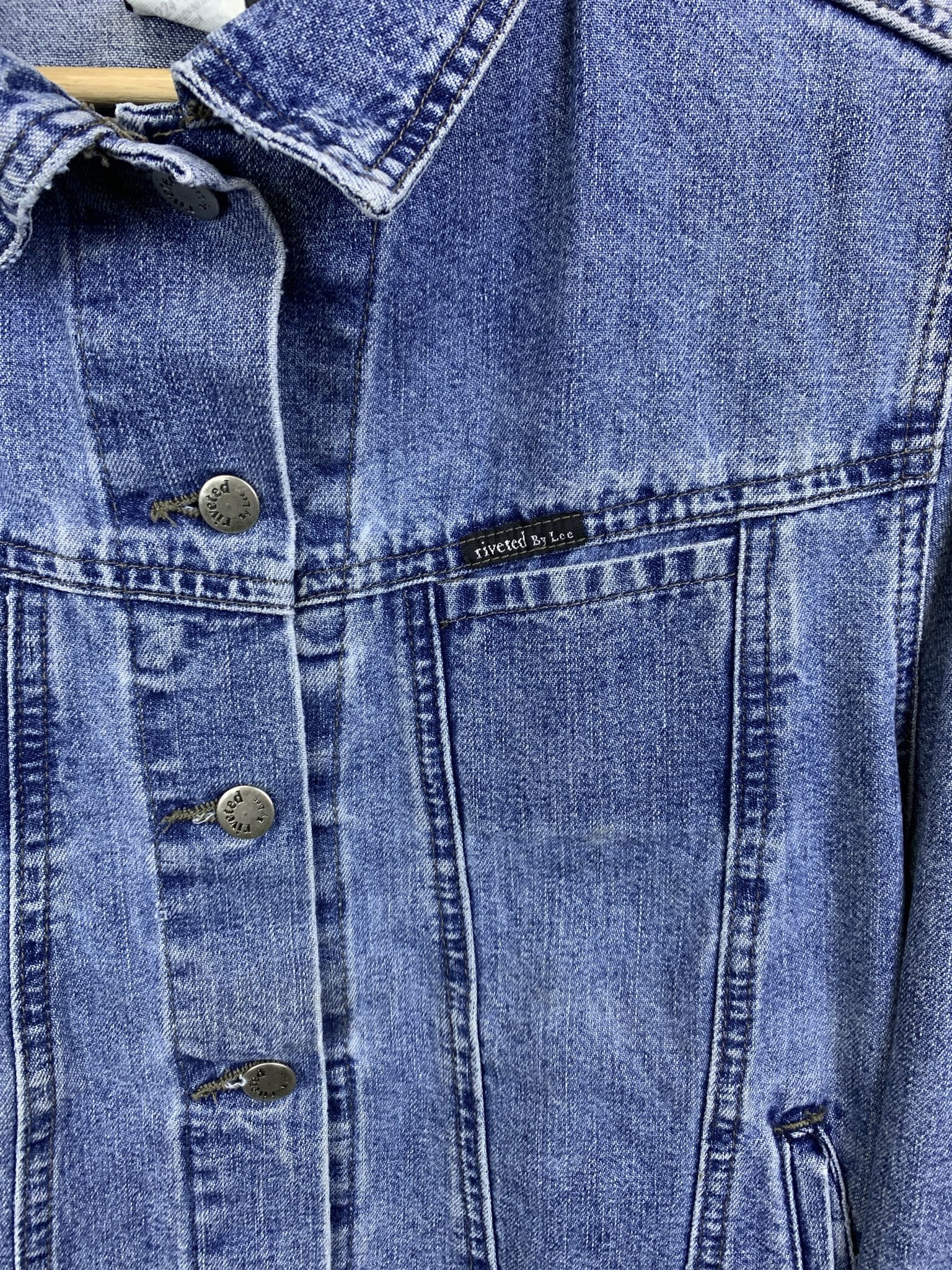 Levi's Vintage 1990s Lee Riveted Denim Trucket Jacket Size S Size US S / EU 44-46 / 1 - 3 Thumbnail