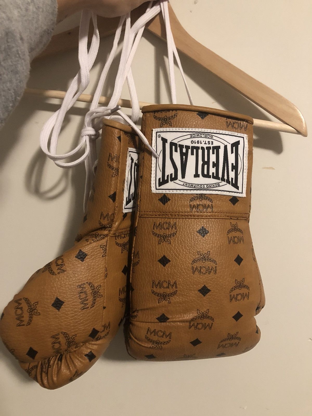 Mcm boxing gloves online