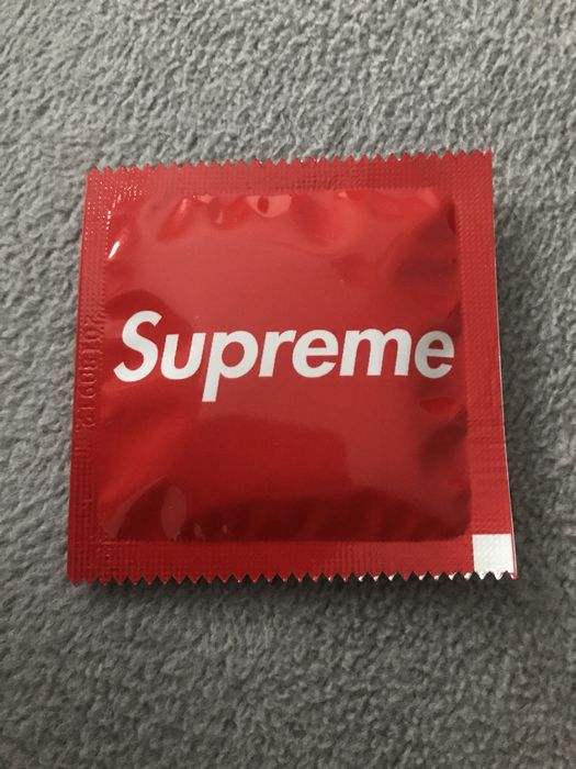 Supreme wet sale wipes