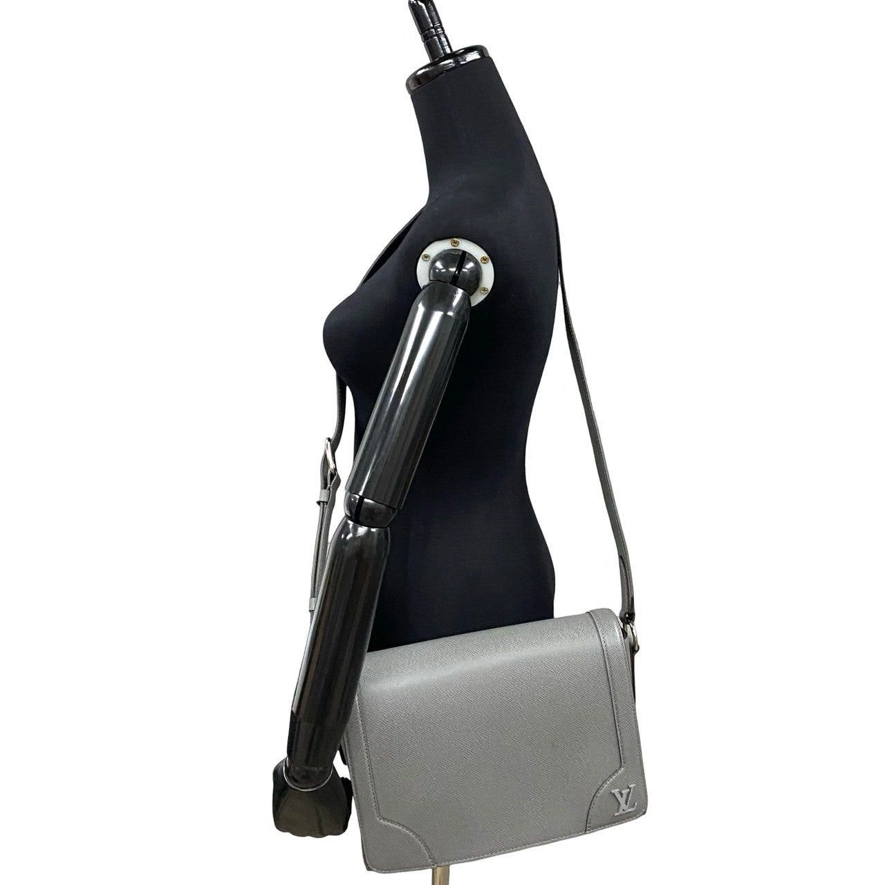 Louis Vuitton Louis Vuitton Shoulder Bag Grey Size ONE SIZE - 2 Thumbnail