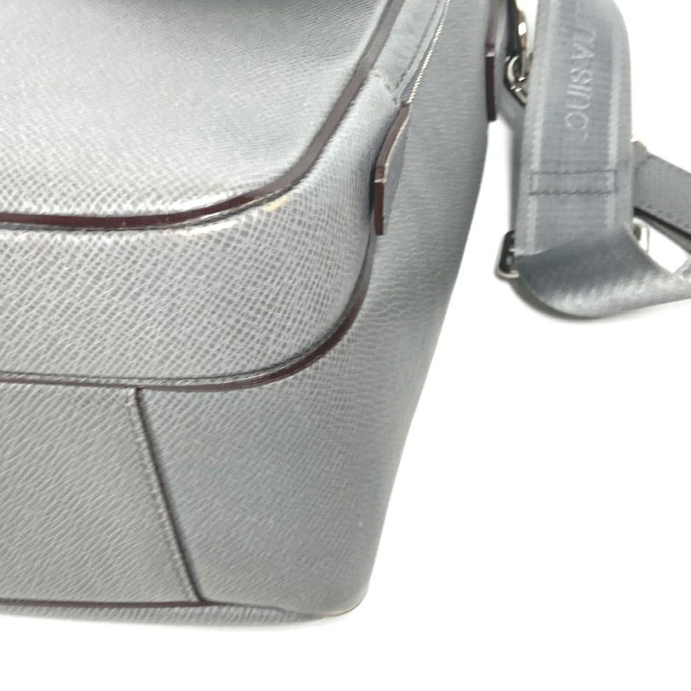 Louis Vuitton Louis Vuitton M32638 Taiga Vasili Gm 2 Way Bag Business Handbag Diagonal Hanging (E.G. Of A Rocket) Shoulder Leather Men Size ONE SIZE - 9 Thumbnail