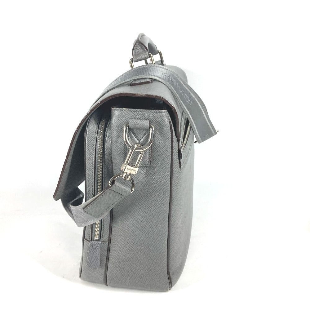 Louis Vuitton Louis Vuitton M32638 Taiga Vasili Gm 2 Way Bag Business Handbag Diagonal Hanging (E.G. Of A Rocket) Shoulder Leather Men Size ONE SIZE - 3 Thumbnail