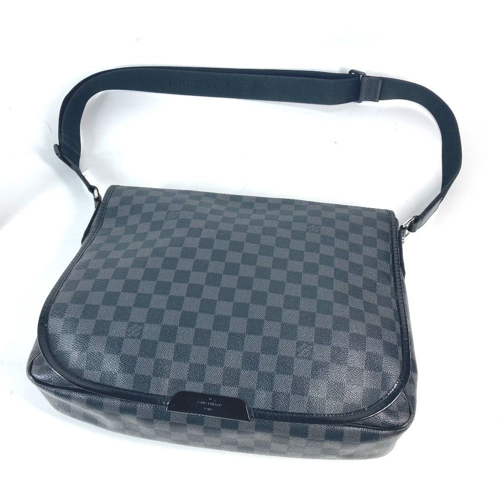 Louis Vuitton Louis Vuitton N58033 Damier Graphit Daniel Gm Briefcase Diagonal Hanging (E.G. Of A Rocket) Messenger Bag Shoulder Graphite Canvas Men Size ONE SIZE - 9 Thumbnail