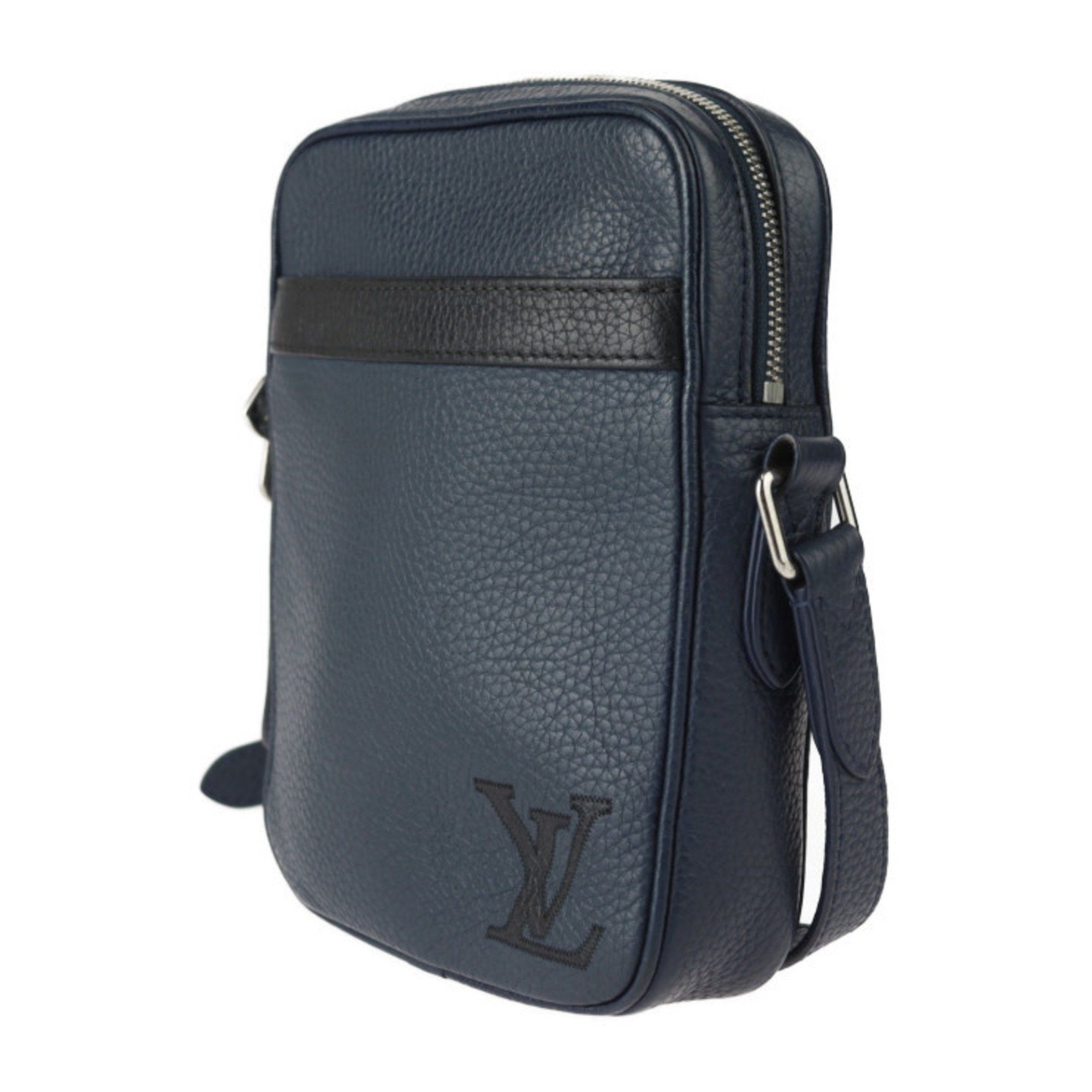 Louis Vuitton Louis Vuitton Danube PM Shoulder Bag M55168 Taurillon Leather Navy Pochette Crossbody Size ONE SIZE - 3 Thumbnail