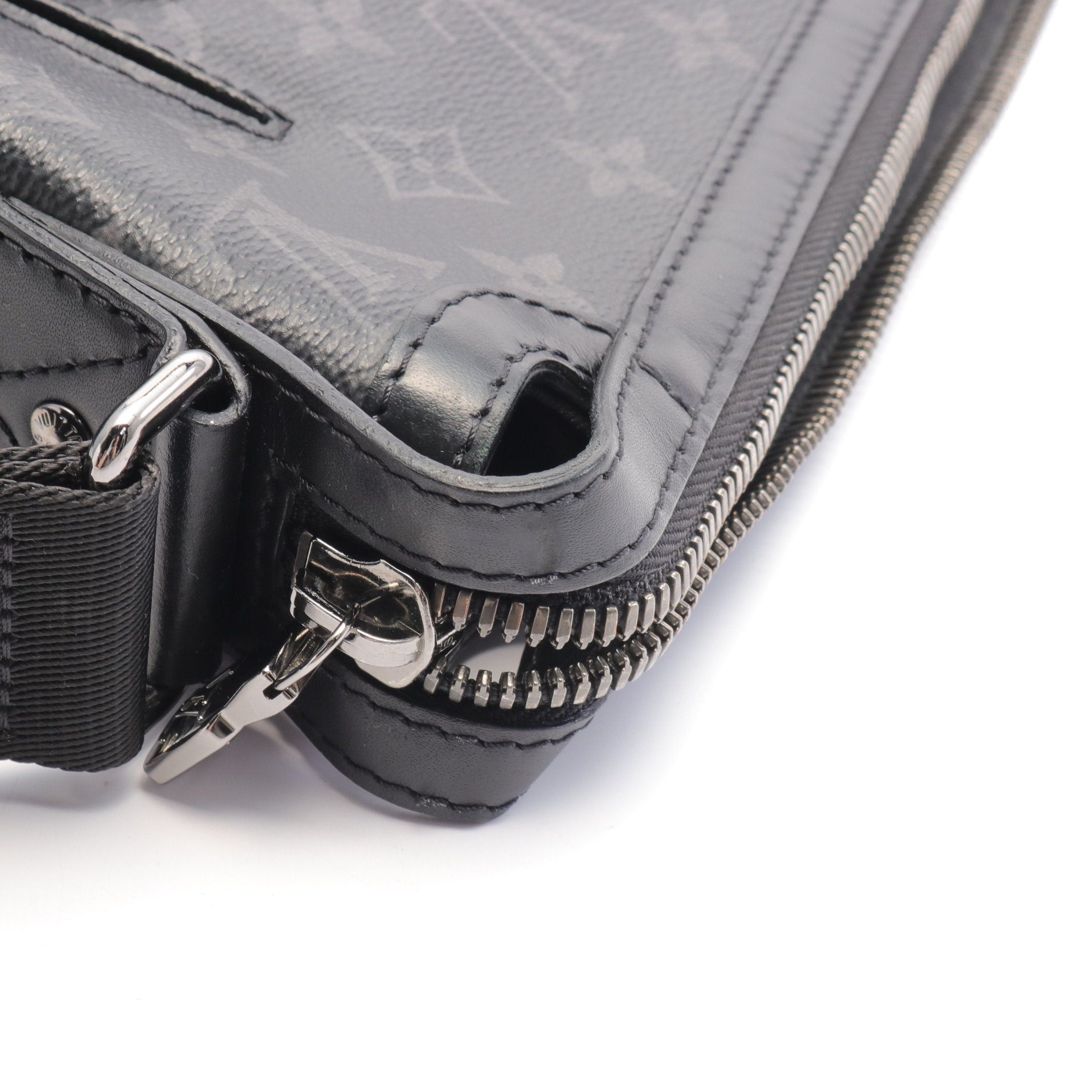 Louis Vuitton Louis Vuitton Odysse Messenger Pm Monogram Eclipse Shoulder Bag Leather Black Size ONE SIZE - 9 Thumbnail