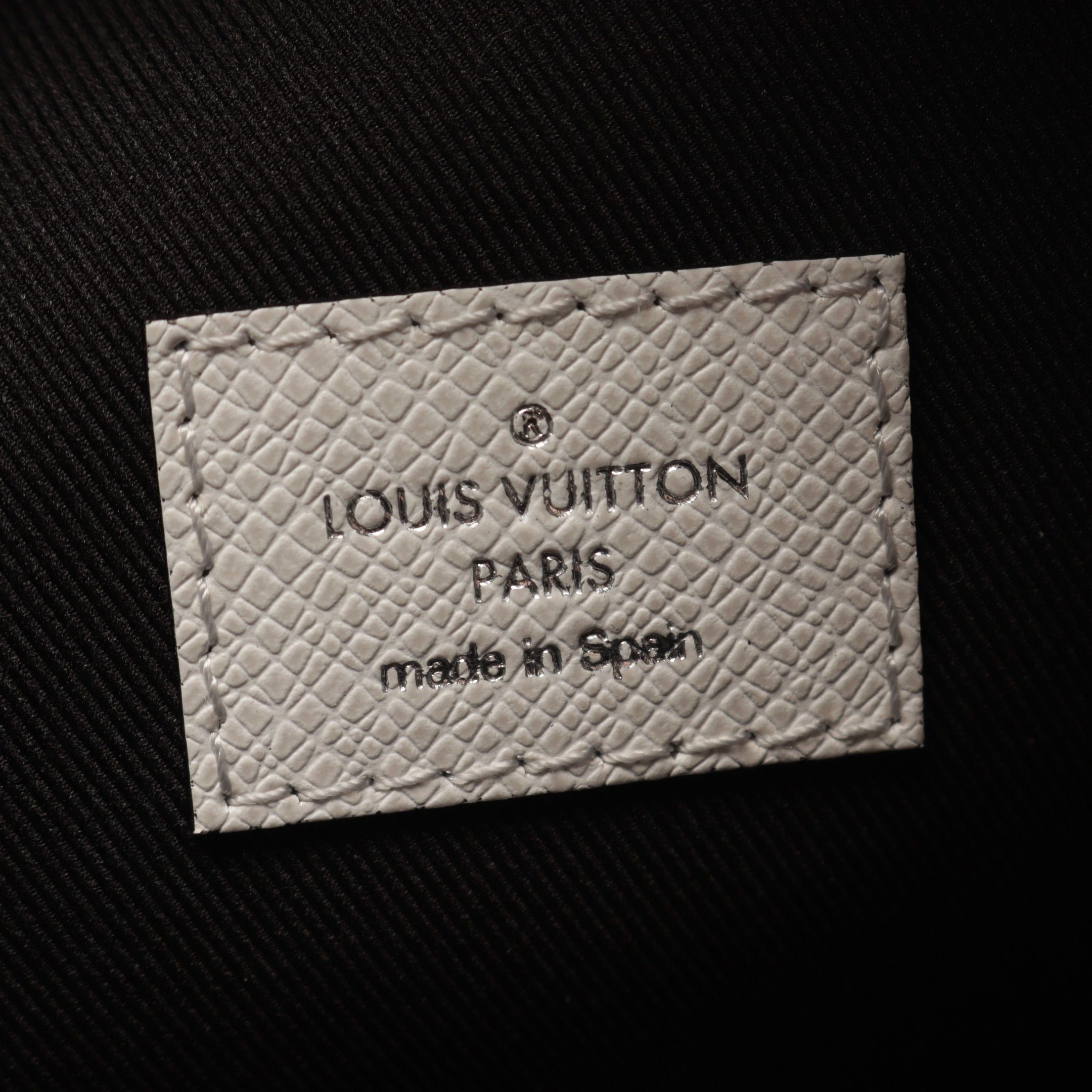Louis Vuitton Louis Vuitton Discovery Backpack Pm Taigarama Rucksack Leather White Size ONE SIZE - 4 Thumbnail