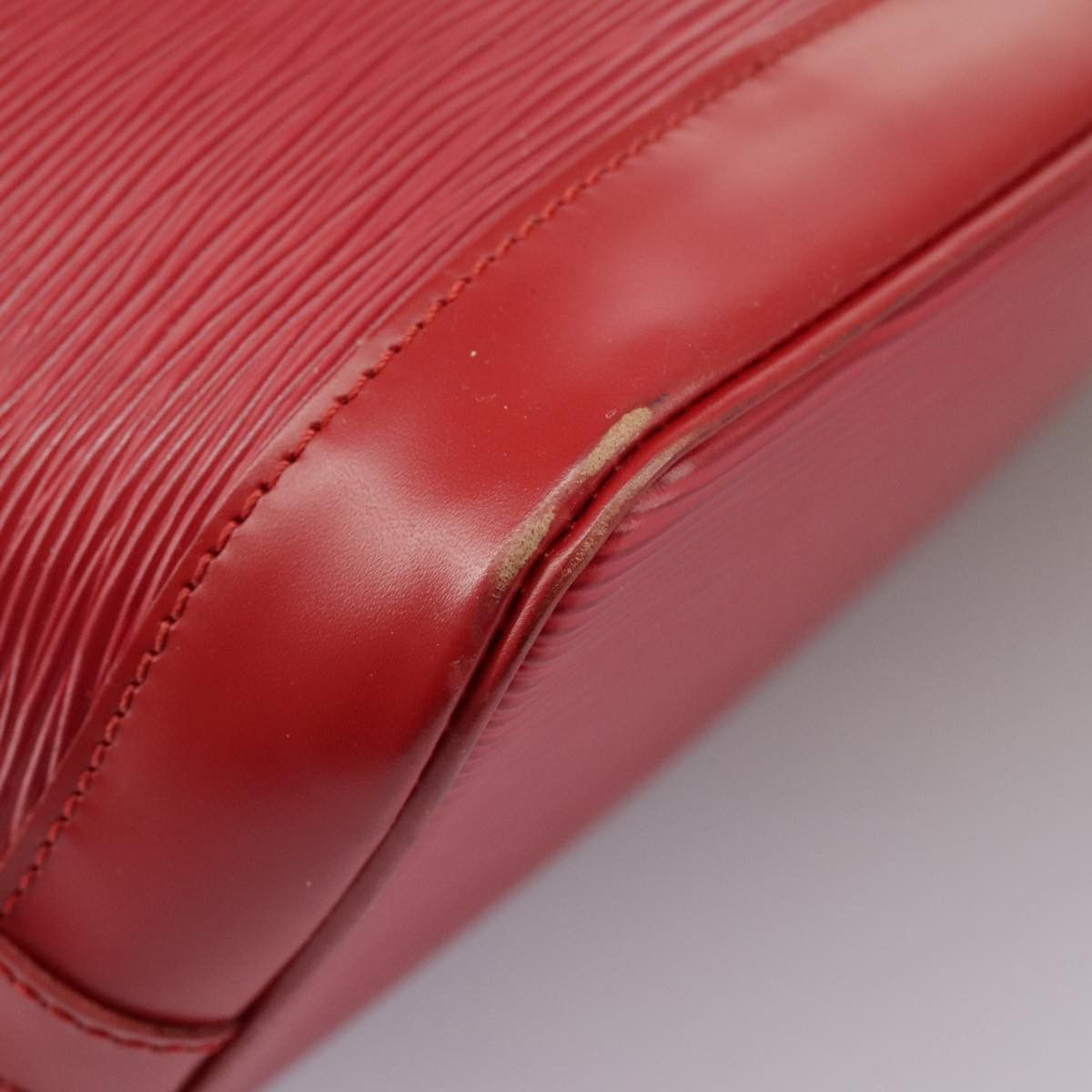 Louis Vuitton Alma Red Leather Handbag (Pre-Owned) Size ONE SIZE - 9 Thumbnail