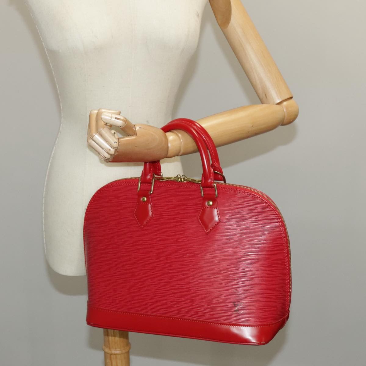 Louis Vuitton Alma Red Leather Handbag (Pre-Owned) Size ONE SIZE - 20 Thumbnail