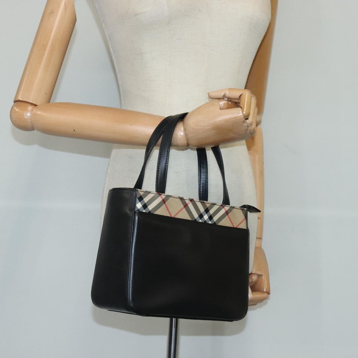 Burberry Nova Check Black Leather Handbag (Pre-Owned) Size ONE SIZE - 11 Thumbnail