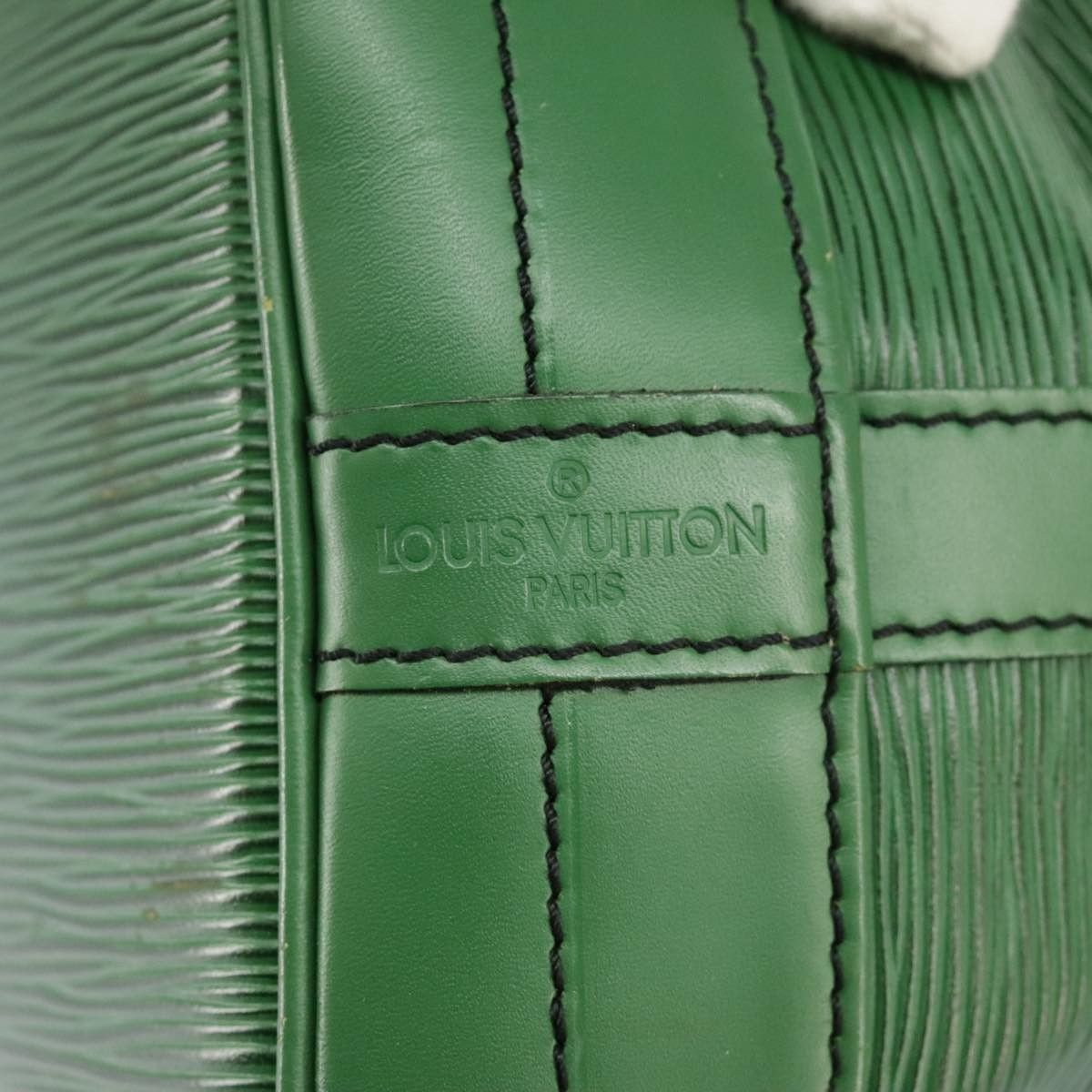 Louis Vuitton Noé Green Leather Shoulder Bag (Pre-Owned) Size ONE SIZE - 14 Thumbnail
