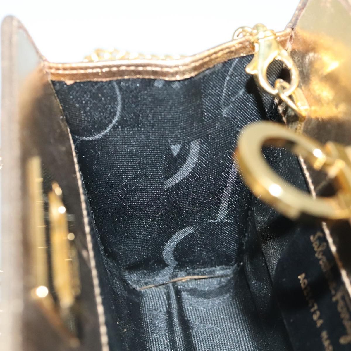 Salvatore Ferragamo Gancini Gold Leather Shoulder Bag (Pre-Owned) Size ONE SIZE - 19 Thumbnail