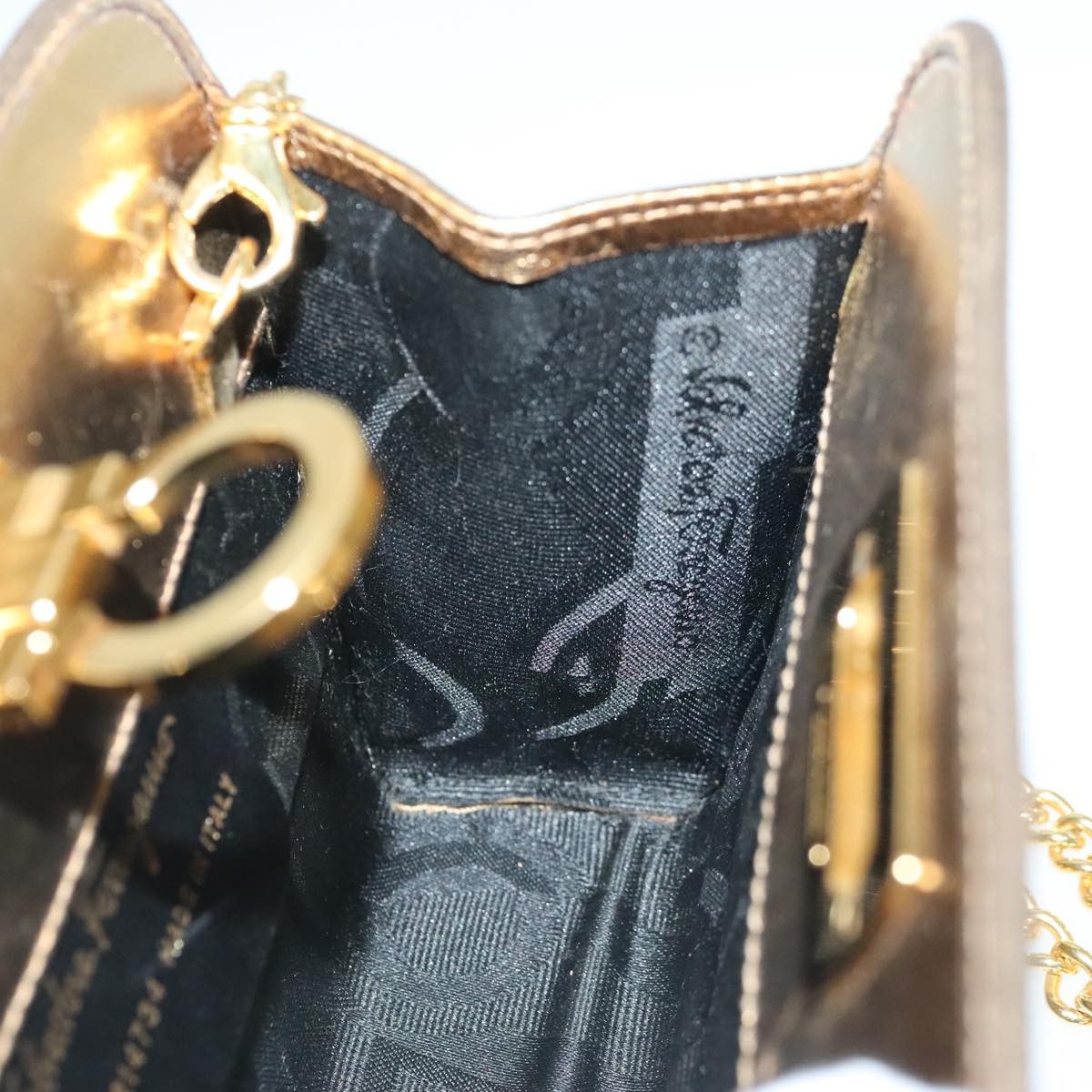 Salvatore Ferragamo Gancini Gold Leather Shoulder Bag (Pre-Owned) Size ONE SIZE - 18 Thumbnail