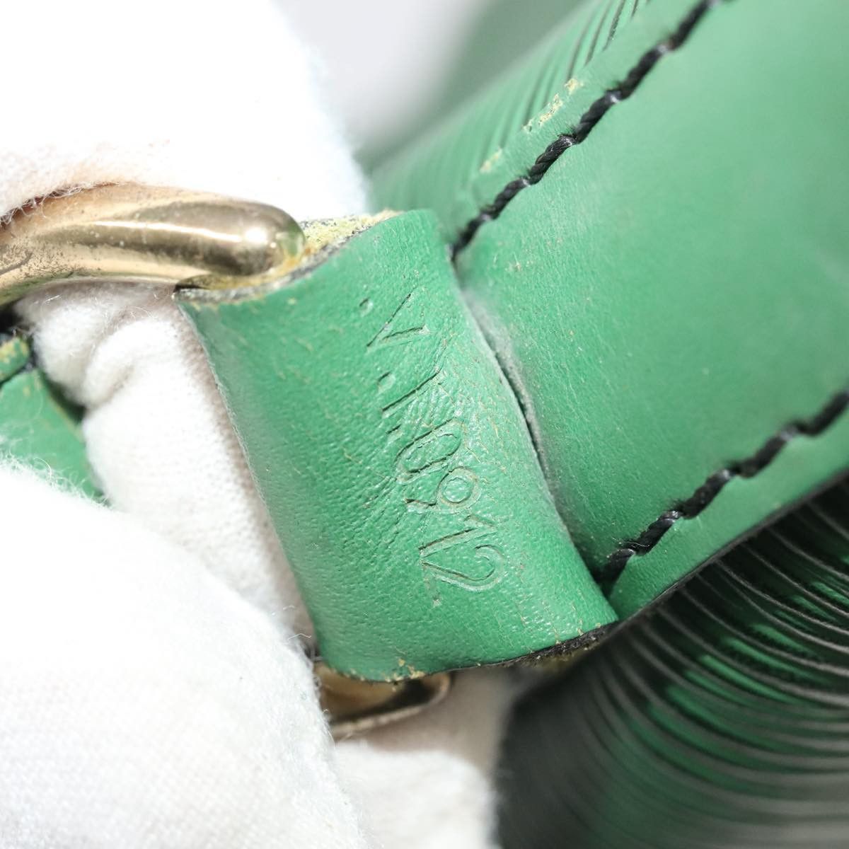 Louis Vuitton Noe Green Leather Shoulder Bag (Pre-Owned) Size ONE SIZE - 14 Thumbnail