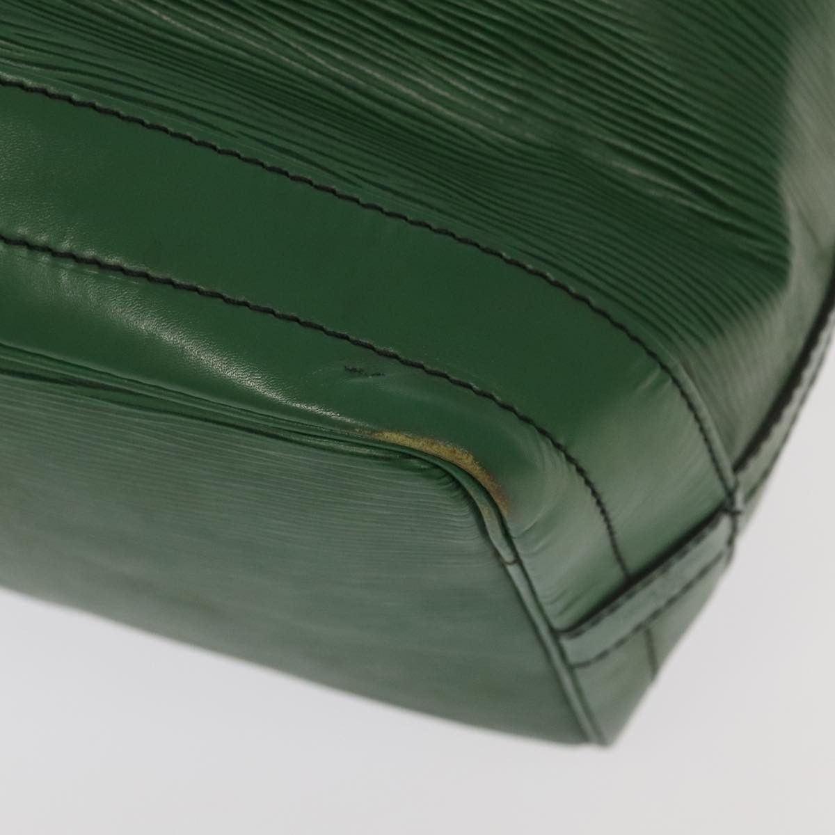 Louis Vuitton Noe Green Leather Shoulder Bag (Pre-Owned) Size ONE SIZE - 6 Thumbnail