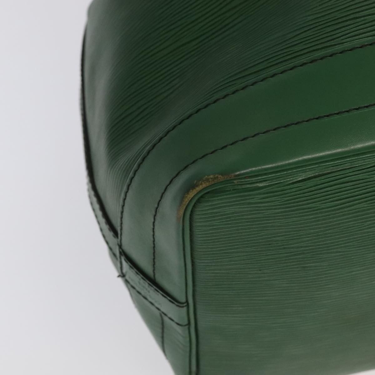 Louis Vuitton Noe Green Leather Shoulder Bag (Pre-Owned) Size ONE SIZE - 8 Thumbnail