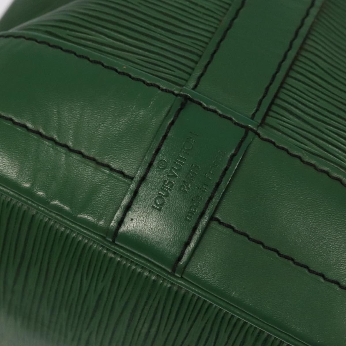 Louis Vuitton Noe Green Leather Shoulder Bag (Pre-Owned) Size ONE SIZE - 15 Thumbnail